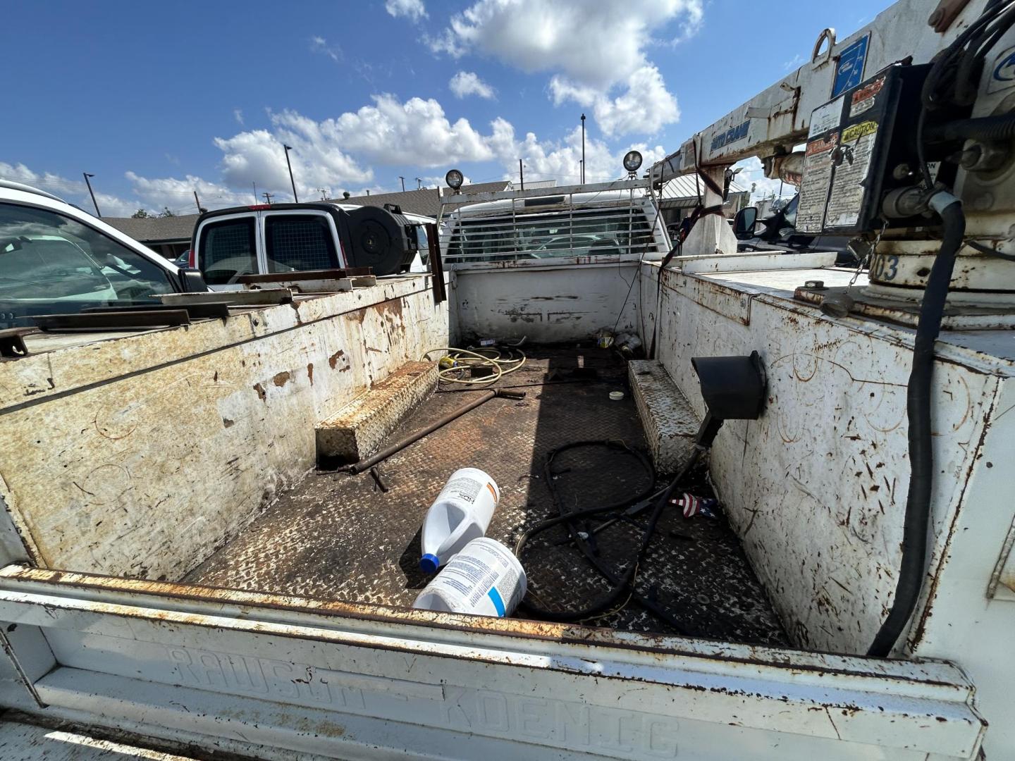 2008 White Ford F-350 SD XL Crew Cab DRW 2WD (1FDWW36R98E) with an 6.4L V8 OHV 32V TURBO DIESEL engine, located at 1687 Business 35 S, New Braunfels, TX, 78130, (830) 625-7159, 29.655487, -98.051491 - Photo#6