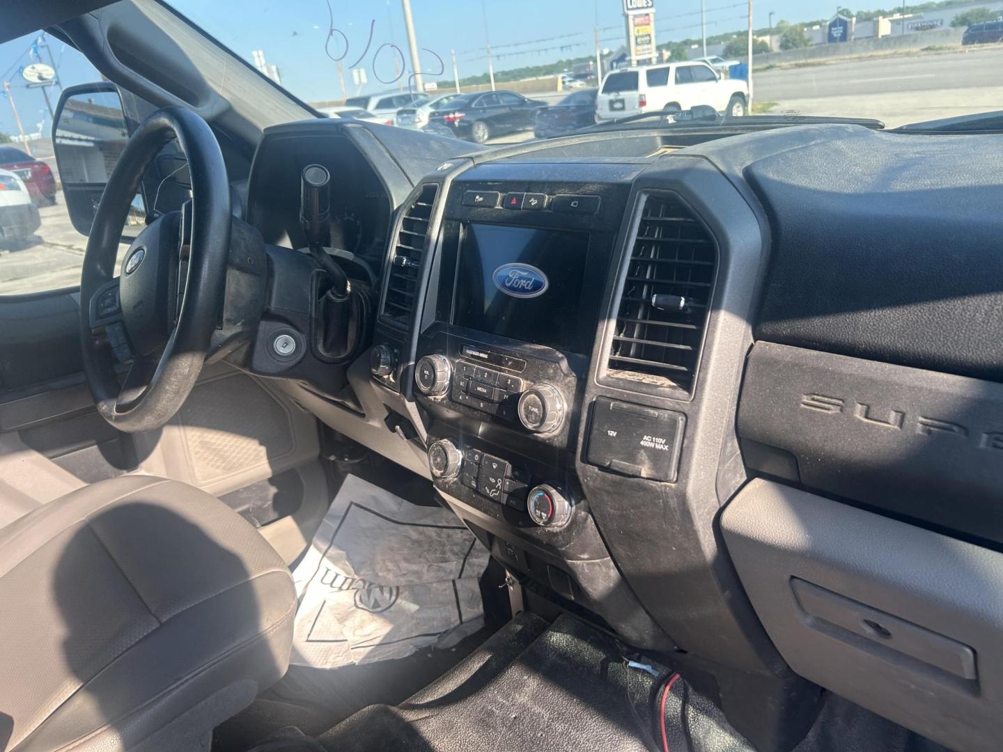 2021 White Ford F-250 SD XLT SuperCab Long Bed 4WD (1FT7X2B69ME) with an 6.2L V8 OHV 16V engine, 6A transmission, located at 1687 Business 35 S, New Braunfels, TX, 78130, (830) 625-7159, 29.655487, -98.051491 - Photo#3