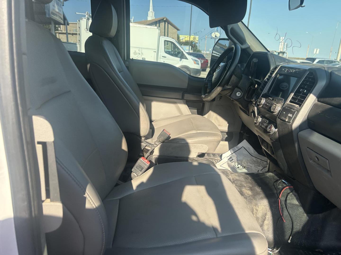 2021 White Ford F-250 SD XLT SuperCab Long Bed 4WD (1FT7X2B69ME) with an 6.2L V8 OHV 16V engine, 6A transmission, located at 1687 Business 35 S, New Braunfels, TX, 78130, (830) 625-7159, 29.655487, -98.051491 - Photo#2