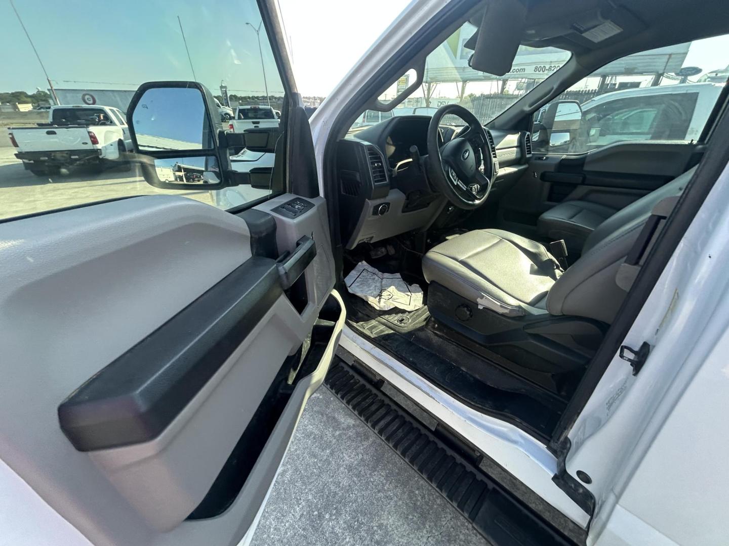 2021 White Ford F-250 SD XLT SuperCab Long Bed 4WD (1FT7X2B69ME) with an 6.2L V8 OHV 16V engine, 6A transmission, located at 1687 Business 35 S, New Braunfels, TX, 78130, (830) 625-7159, 29.655487, -98.051491 - Photo#8