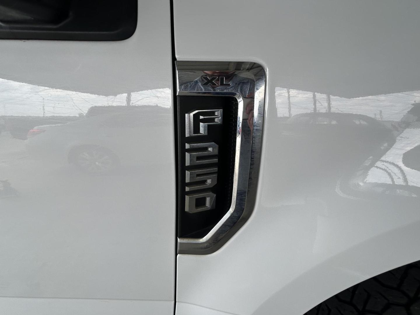 2021 White Ford F-250 SD XLT SuperCab Long Bed 4WD (1FT7X2B69ME) with an 6.2L V8 OHV 16V engine, 6A transmission, located at 1687 Business 35 S, New Braunfels, TX, 78130, (830) 625-7159, 29.655487, -98.051491 - Photo#15