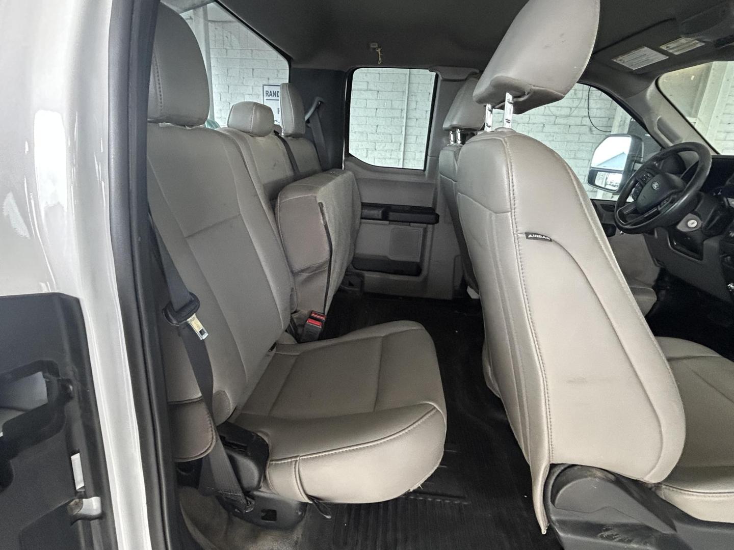 2021 White Ford F-250 SD XLT SuperCab Long Bed 4WD (1FT7X2B69ME) with an 6.2L V8 OHV 16V engine, 6A transmission, located at 1687 Business 35 S, New Braunfels, TX, 78130, (830) 625-7159, 29.655487, -98.051491 - Photo#9