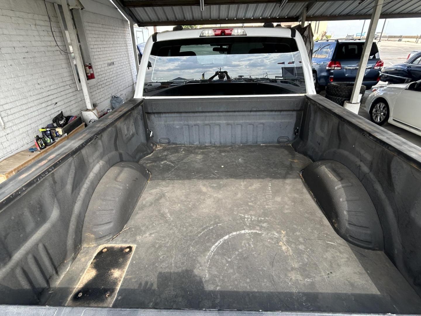 2021 White Ford F-250 SD XLT SuperCab Long Bed 4WD (1FT7X2B69ME) with an 6.2L V8 OHV 16V engine, 6A transmission, located at 1687 Business 35 S, New Braunfels, TX, 78130, (830) 625-7159, 29.655487, -98.051491 - Photo#3