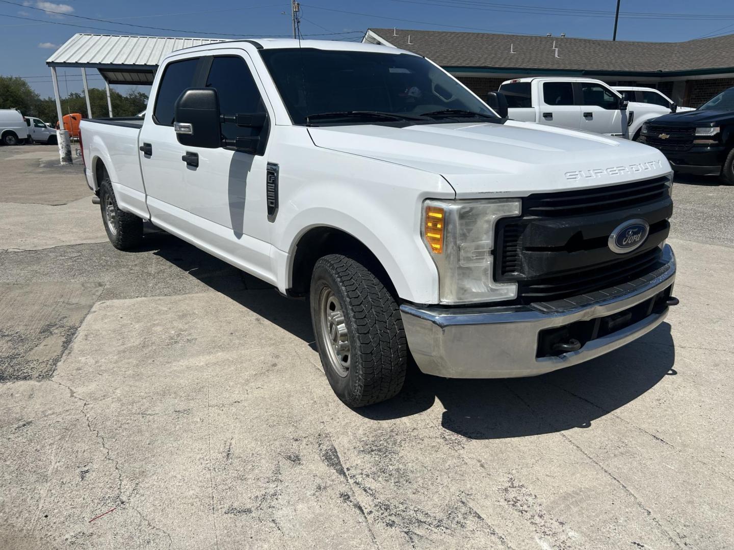 2017 White Ford F-250 SD King Ranch Crew Cab 2WD (1FT7W2A61HE) with an 6.2L V8 OHV 16V engine, 6A transmission, located at 1687 Business 35 S, New Braunfels, TX, 78130, (830) 625-7159, 29.655487, -98.051491 - Photo#1