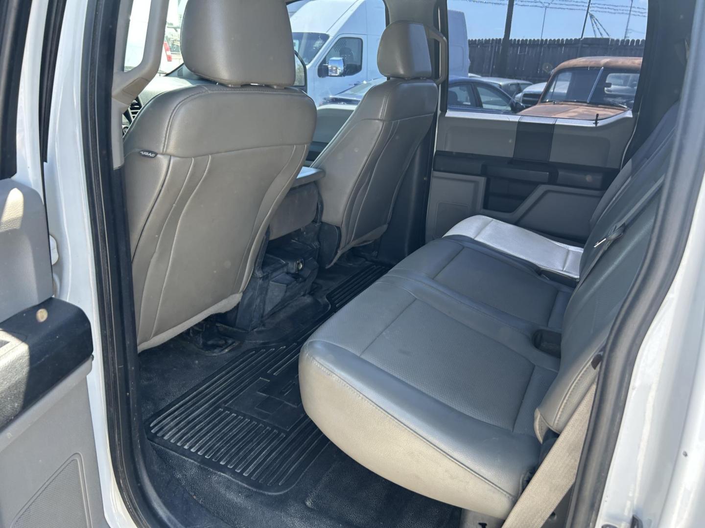 2017 White Ford F-250 SD King Ranch Crew Cab 2WD (1FT7W2A61HE) with an 6.2L V8 OHV 16V engine, 6A transmission, located at 1687 Business 35 S, New Braunfels, TX, 78130, (830) 625-7159, 29.655487, -98.051491 - Photo#8