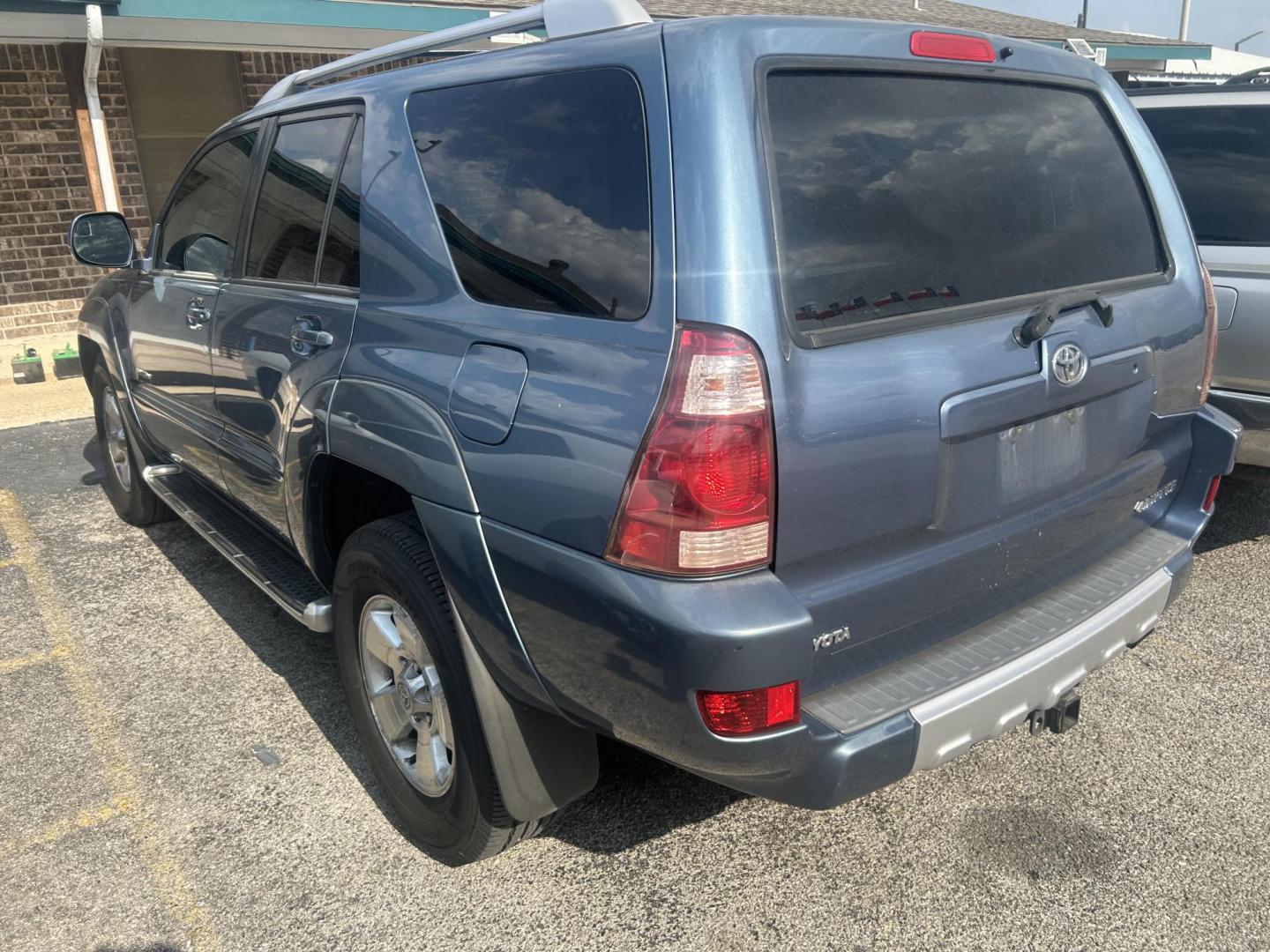 2003 Blue Toyota 4Runner Limited 2WD (JTEZT17RX30) with an 4.7L V8 DOHC 32V engine, located at 1687 Business 35 S, New Braunfels, TX, 78130, (830) 625-7159, 29.655487, -98.051491 - Photo#7