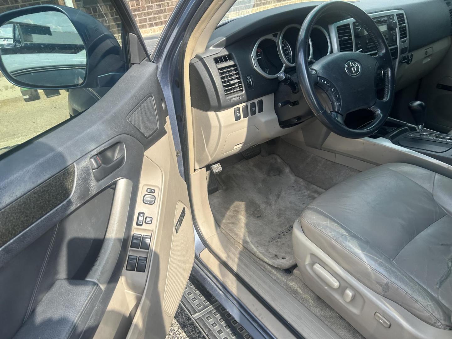 2003 Blue Toyota 4Runner Limited 2WD (JTEZT17RX30) with an 4.7L V8 DOHC 32V engine, located at 1687 Business 35 S, New Braunfels, TX, 78130, (830) 625-7159, 29.655487, -98.051491 - Photo#9