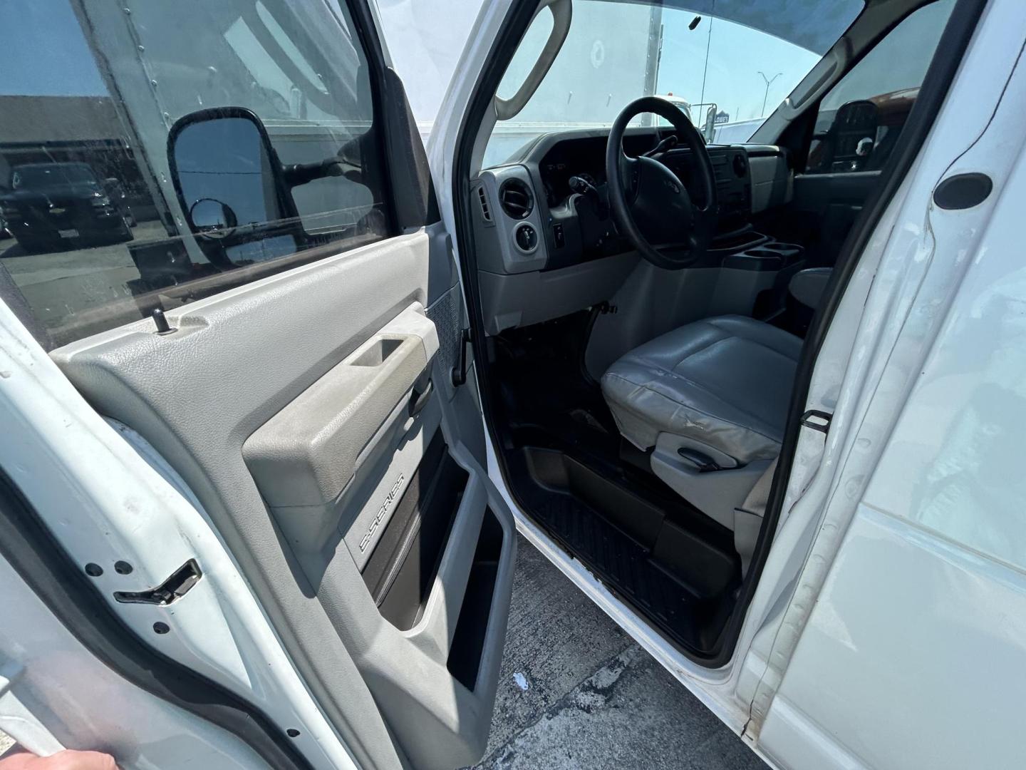 2011 Ford E-Series Van E-150 (1FTNE1EW9BD) with an 4.6L V8 SOHC 16V engine, 4-Speed Automatic transmission, located at 1687 Business 35 S, New Braunfels, TX, 78130, (830) 625-7159, 29.655487, -98.051491 - Photo#7