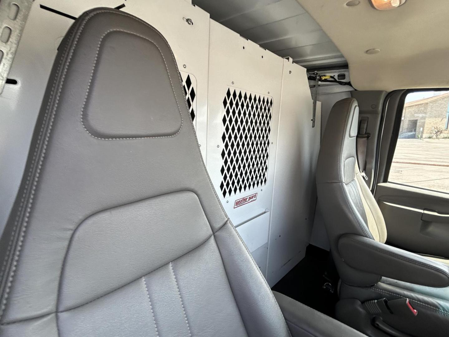 2017 White Chevrolet Express 2500 Cargo van (1GCWGAFF8H1) with an 4.8L V8 FFV engine, 6A transmission, located at 1687 Business 35 S, New Braunfels, TX, 78130, (830) 625-7159, 29.655487, -98.051491 - Photo#3
