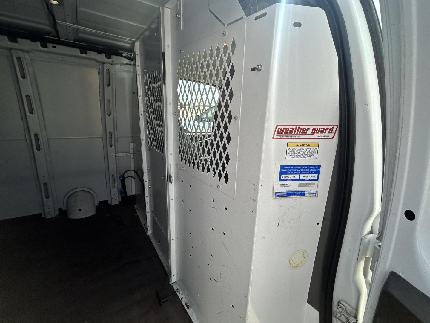 2017 White Chevrolet Express 2500 Cargo van (1GCWGAFF8H1) with an 4.8L V8 FFV engine, 6A transmission, located at 1687 Business 35 S, New Braunfels, TX, 78130, (830) 625-7159, 29.655487, -98.051491 - Photo#5