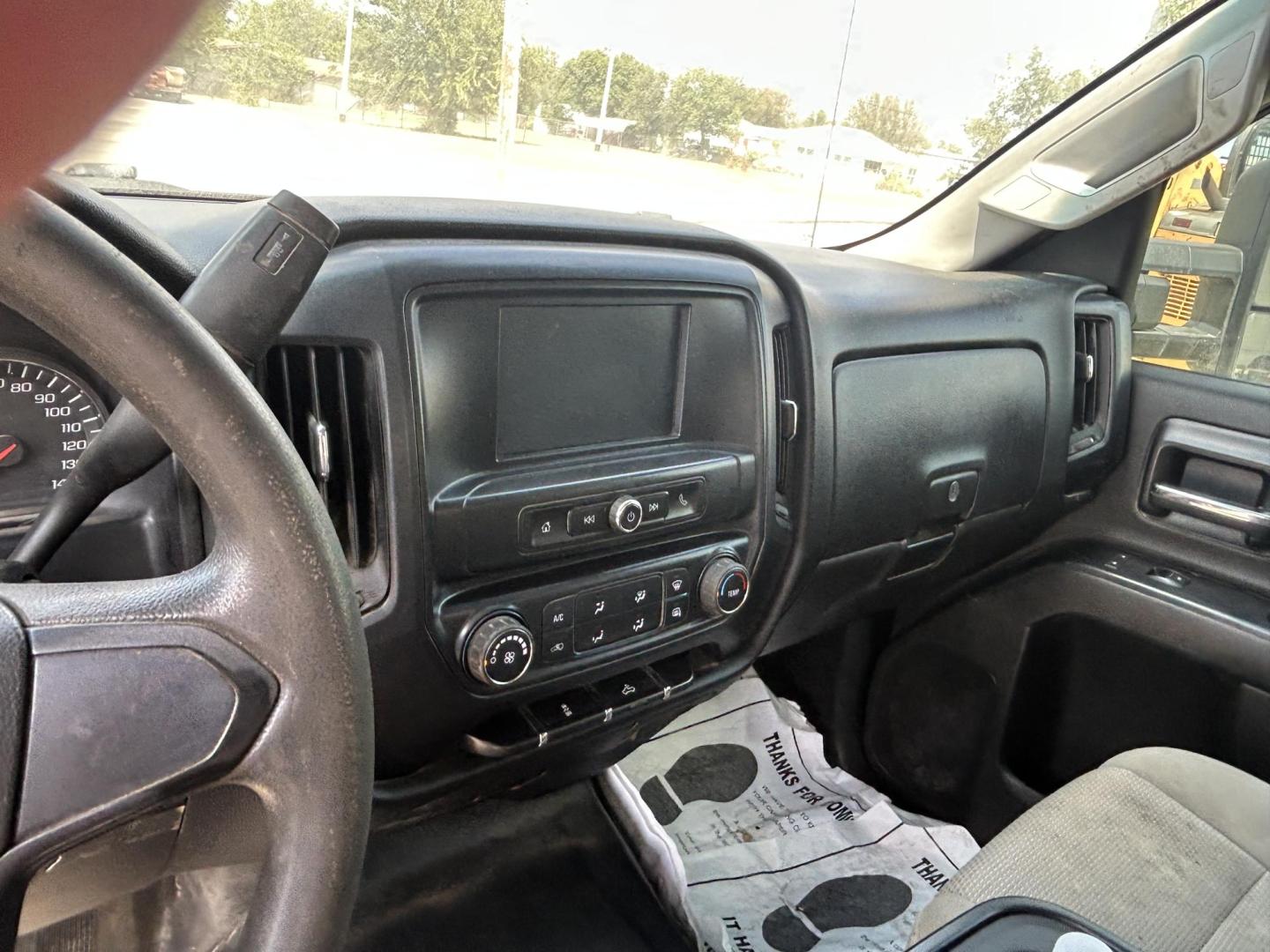 2017 White Chevrolet Silverado 2500HD Work Truck Double Cab 2WD (1GC2CUEG9HZ) with an 6.0L V8 OHV 16V FFV engine, 6A transmission, located at 1687 Business 35 S, New Braunfels, TX, 78130, (830) 625-7159, 29.655487, -98.051491 - Photo#12