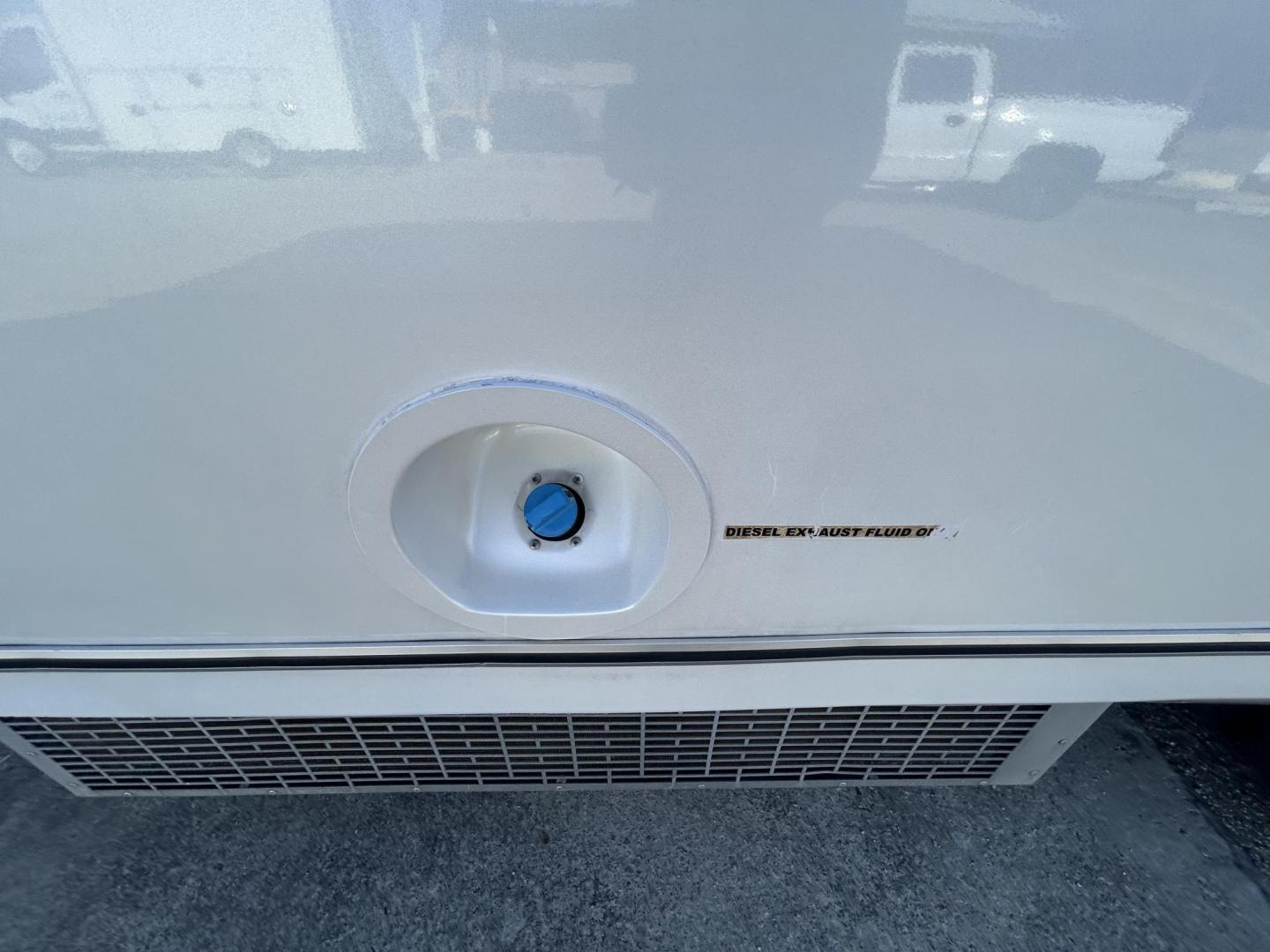 2010 White Chevrolet Express G4500 (1GB9G5AL7A1) with an 6.0L V8 OHV 32V TURBO DIESEL engine, 4-Speed Automatic transmission, located at 1687 Business 35 S, New Braunfels, TX, 78130, (830) 625-7159, 29.655487, -98.051491 - Photo#12