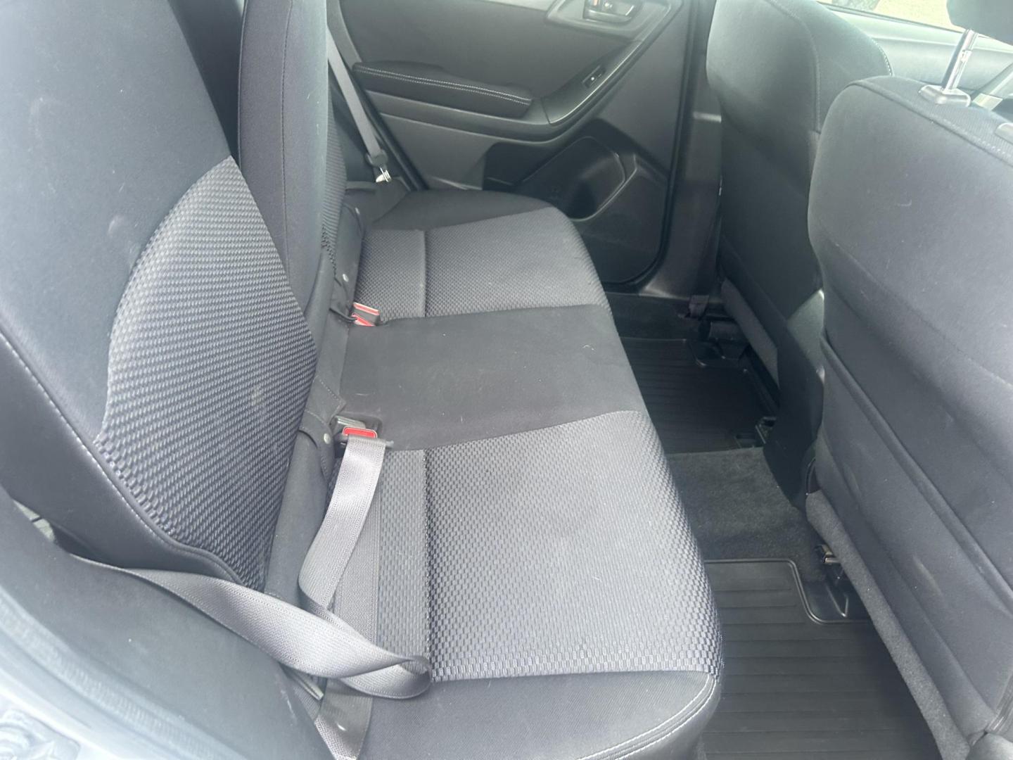 2015 Silver Subaru Forester 2.5i Premium (JF2SJAFC7FH) with an 2.5L H4 SOHC 16V engine, 6-Speed Automatic transmission, located at 1687 Business 35 S, New Braunfels, TX, 78130, (830) 625-7159, 29.655487, -98.051491 - Photo#4