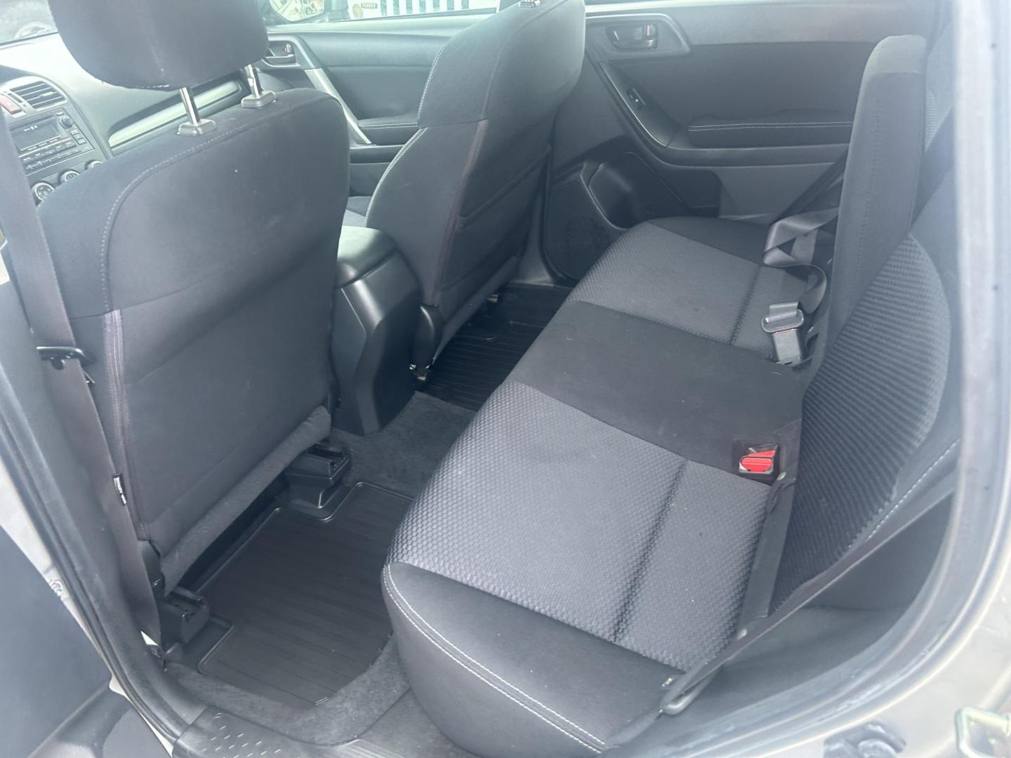 2015 Silver Subaru Forester 2.5i Premium (JF2SJAFC7FH) with an 2.5L H4 SOHC 16V engine, 6-Speed Automatic transmission, located at 1687 Business 35 S, New Braunfels, TX, 78130, (830) 625-7159, 29.655487, -98.051491 - Photo#9