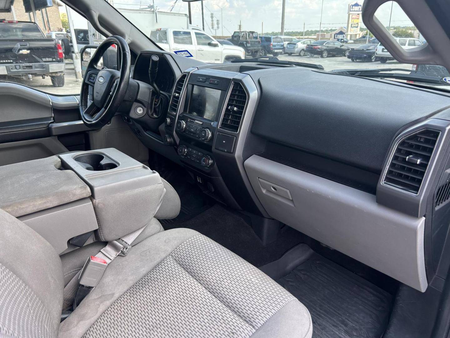 2019 White Ford F-150 Lariat SuperCab 6.5-ft. 4WD (1FTFX1E58KK) with an 5.0L V8 OHV 16V engine, 6A transmission, located at 1687 Business 35 S, New Braunfels, TX, 78130, (830) 625-7159, 29.655487, -98.051491 - Photo#7