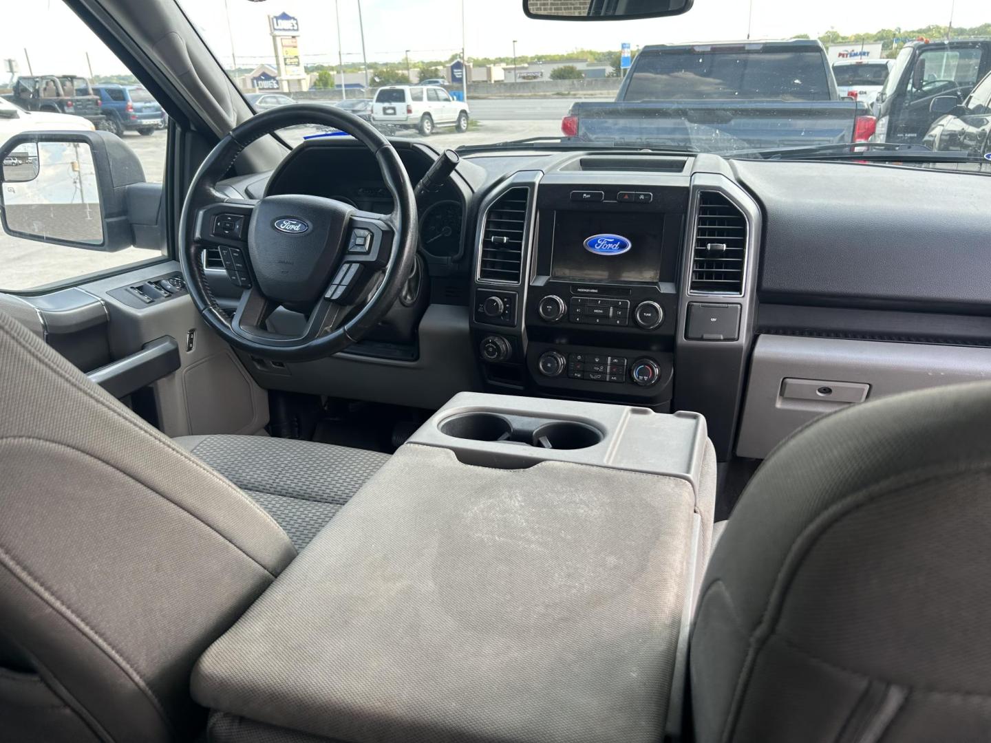 2019 White Ford F-150 Lariat SuperCab 6.5-ft. 4WD (1FTFX1E58KK) with an 5.0L V8 OHV 16V engine, 6A transmission, located at 1687 Business 35 S, New Braunfels, TX, 78130, (830) 625-7159, 29.655487, -98.051491 - Photo#10
