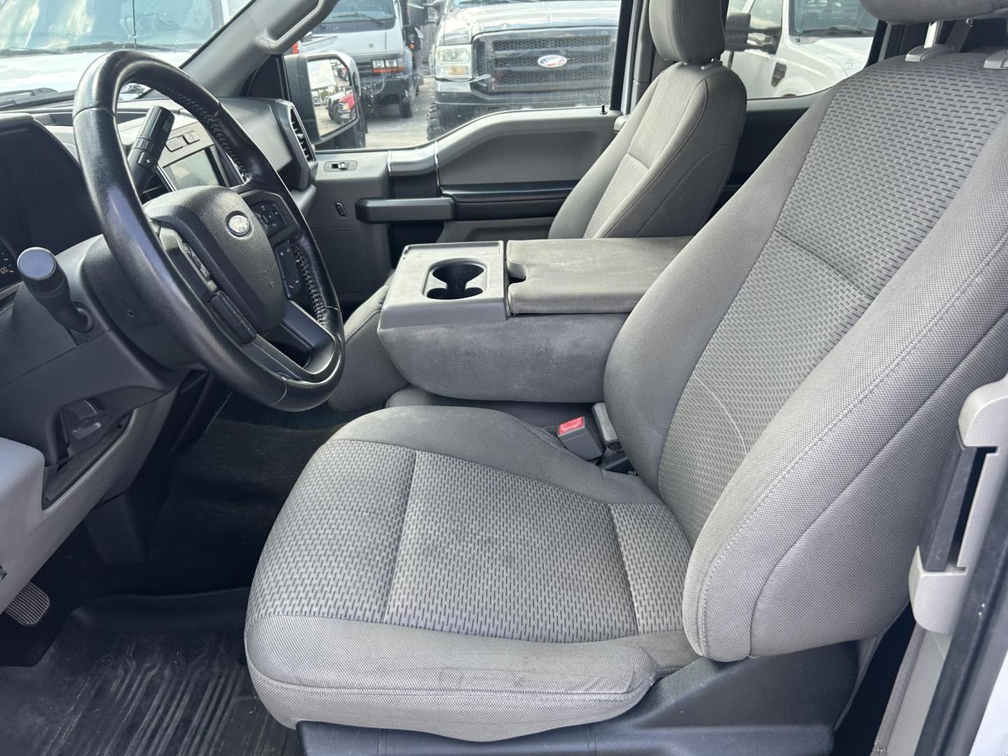 2019 White Ford F-150 Lariat SuperCab 6.5-ft. 4WD (1FTFX1E58KK) with an 5.0L V8 OHV 16V engine, 6A transmission, located at 1687 Business 35 S, New Braunfels, TX, 78130, (830) 625-7159, 29.655487, -98.051491 - Photo#6