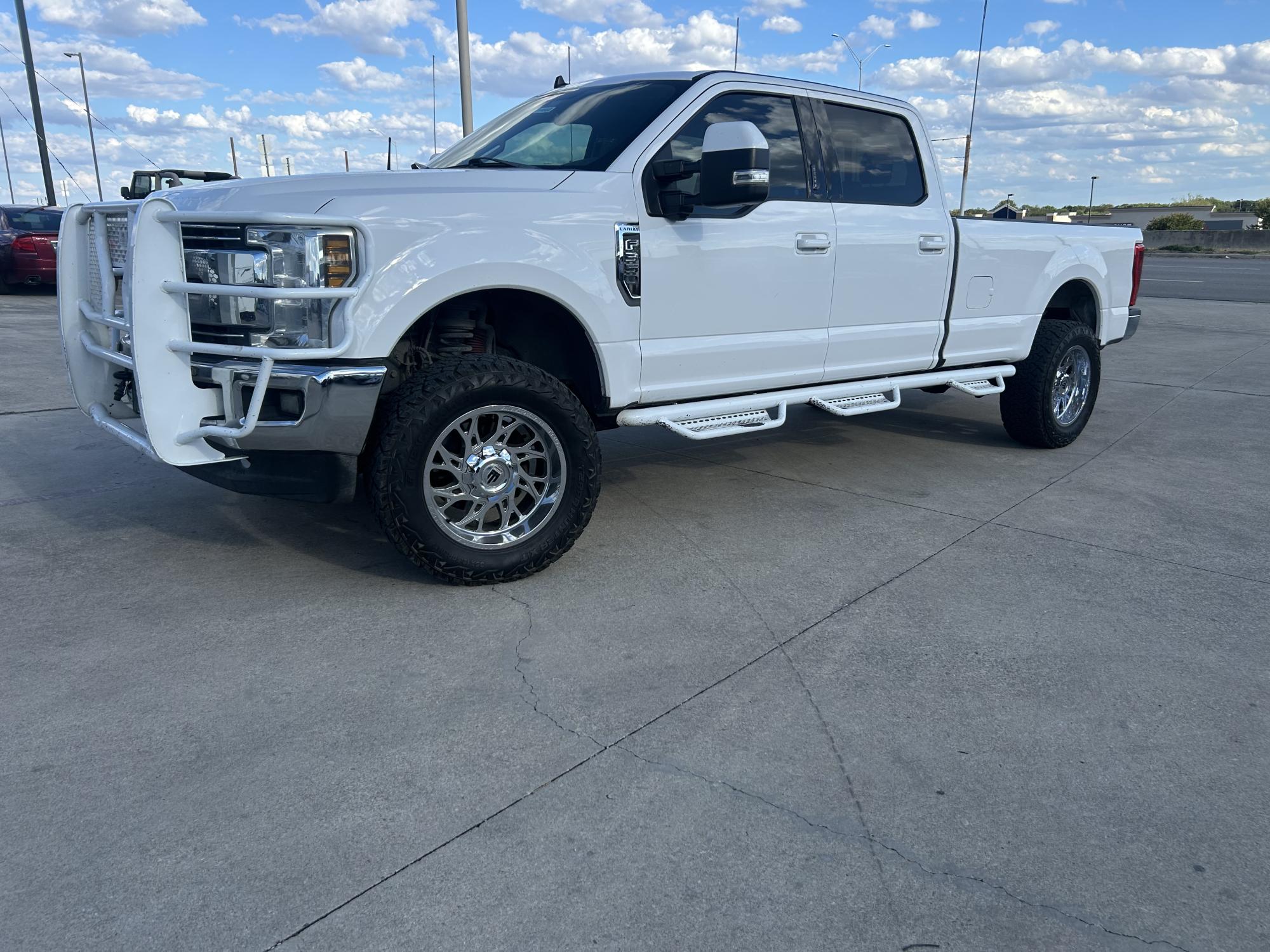 photo of 2019 Ford F-350 SD Lariat Crew Cab 4WD