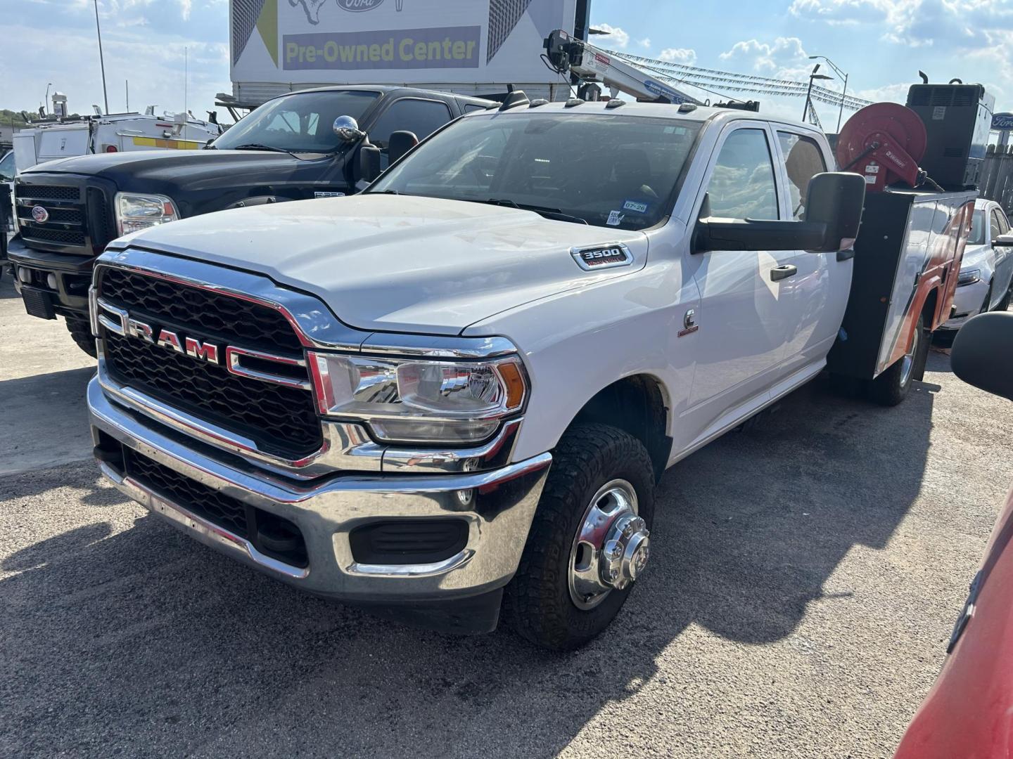 2020 White RAM 3500 Crew Cab 4WD DRW (3C7WRTCL6LG) with an 6.7L L6 OHV 24V TURBO DIESEL engine, 6A transmission, located at 1687 Business 35 S, New Braunfels, TX, 78130, (830) 625-7159, 29.655487, -98.051491 - Photo#0