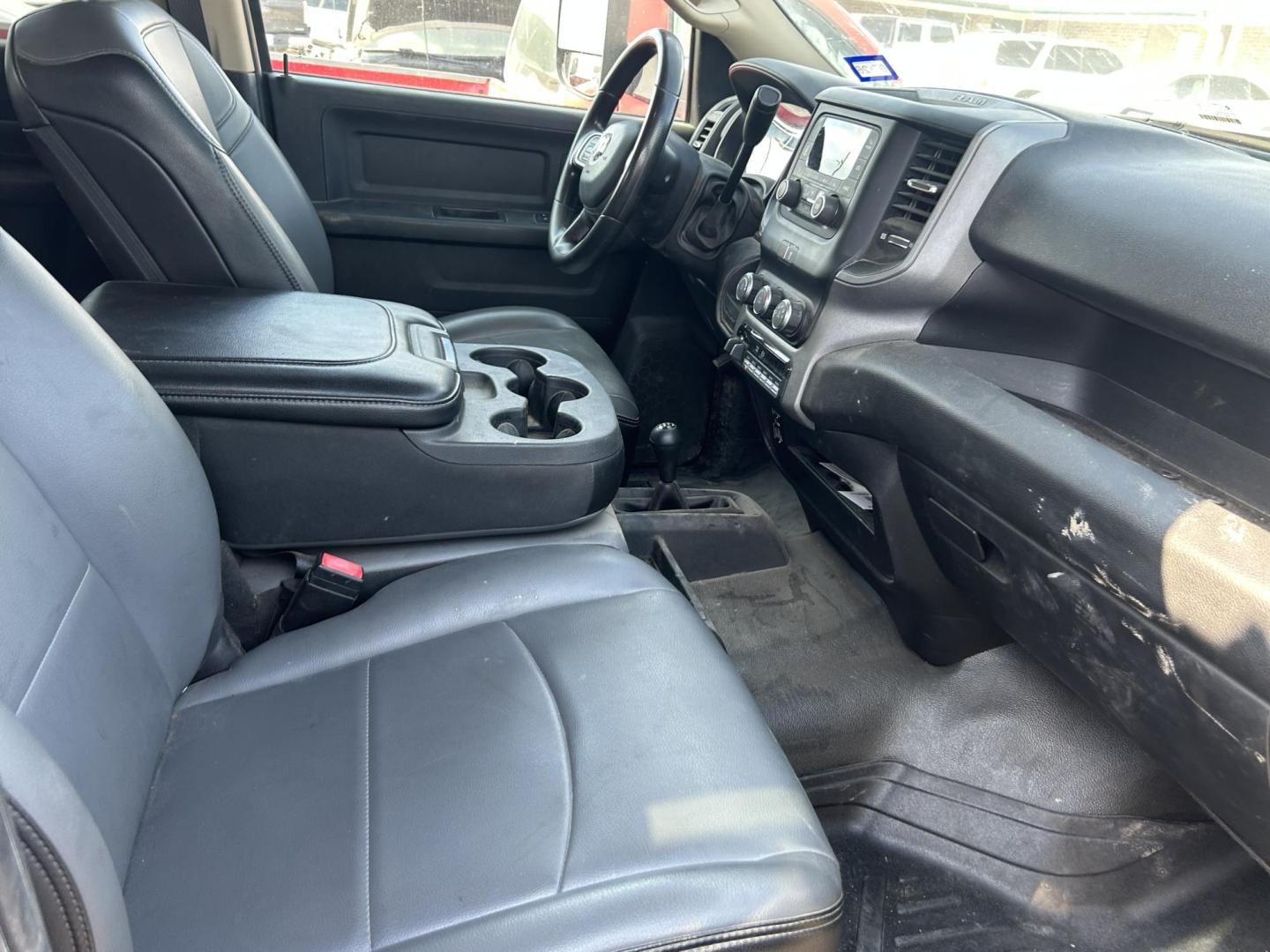 2020 White RAM 3500 Crew Cab 4WD DRW (3C7WRTCL6LG) with an 6.7L L6 OHV 24V TURBO DIESEL engine, 6A transmission, located at 1687 Business 35 S, New Braunfels, TX, 78130, (830) 625-7159, 29.655487, -98.051491 - Photo#2