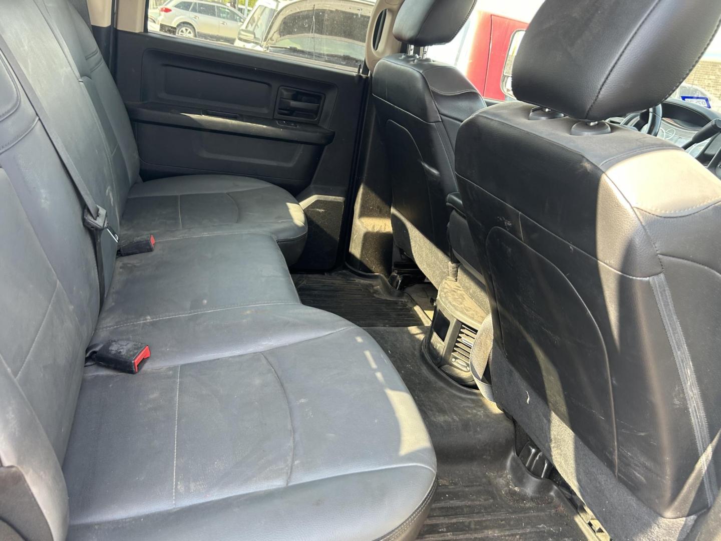 2020 White RAM 3500 Crew Cab 4WD DRW (3C7WRTCL6LG) with an 6.7L L6 OHV 24V TURBO DIESEL engine, 6A transmission, located at 1687 Business 35 S, New Braunfels, TX, 78130, (830) 625-7159, 29.655487, -98.051491 - Photo#5