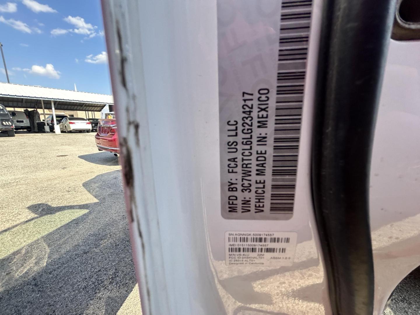 2020 White RAM 3500 Crew Cab 4WD DRW (3C7WRTCL6LG) with an 6.7L L6 OHV 24V TURBO DIESEL engine, 6A transmission, located at 1687 Business 35 S, New Braunfels, TX, 78130, (830) 625-7159, 29.655487, -98.051491 - Photo#15