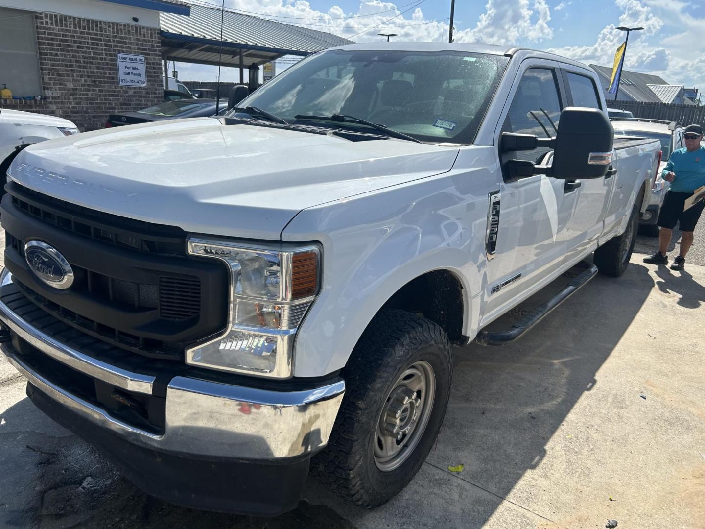 2022 White Ford F-250 SD XL Crew Cab 4WD (1FT7W2BTXNE) with an 6.7L V8 OHV 16V DIESEL engine, 6A transmission, located at 1687 Business 35 S, New Braunfels, TX, 78130, (830) 625-7159, 29.655487, -98.051491 - Photo#0