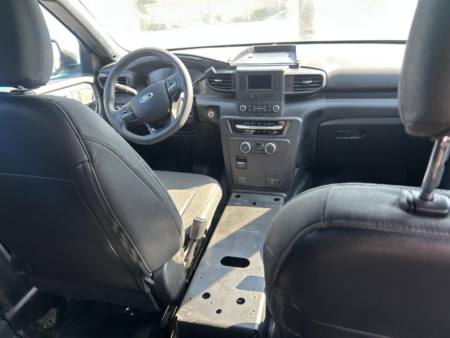2021 Black Ford Explorer Police 4WD (1FM5K8AB6MG) with an 3.3L V6 DOHC 24V engine, 10A transmission, located at 1687 Business 35 S, New Braunfels, TX, 78130, (830) 625-7159, 29.655487, -98.051491 - Photo#10