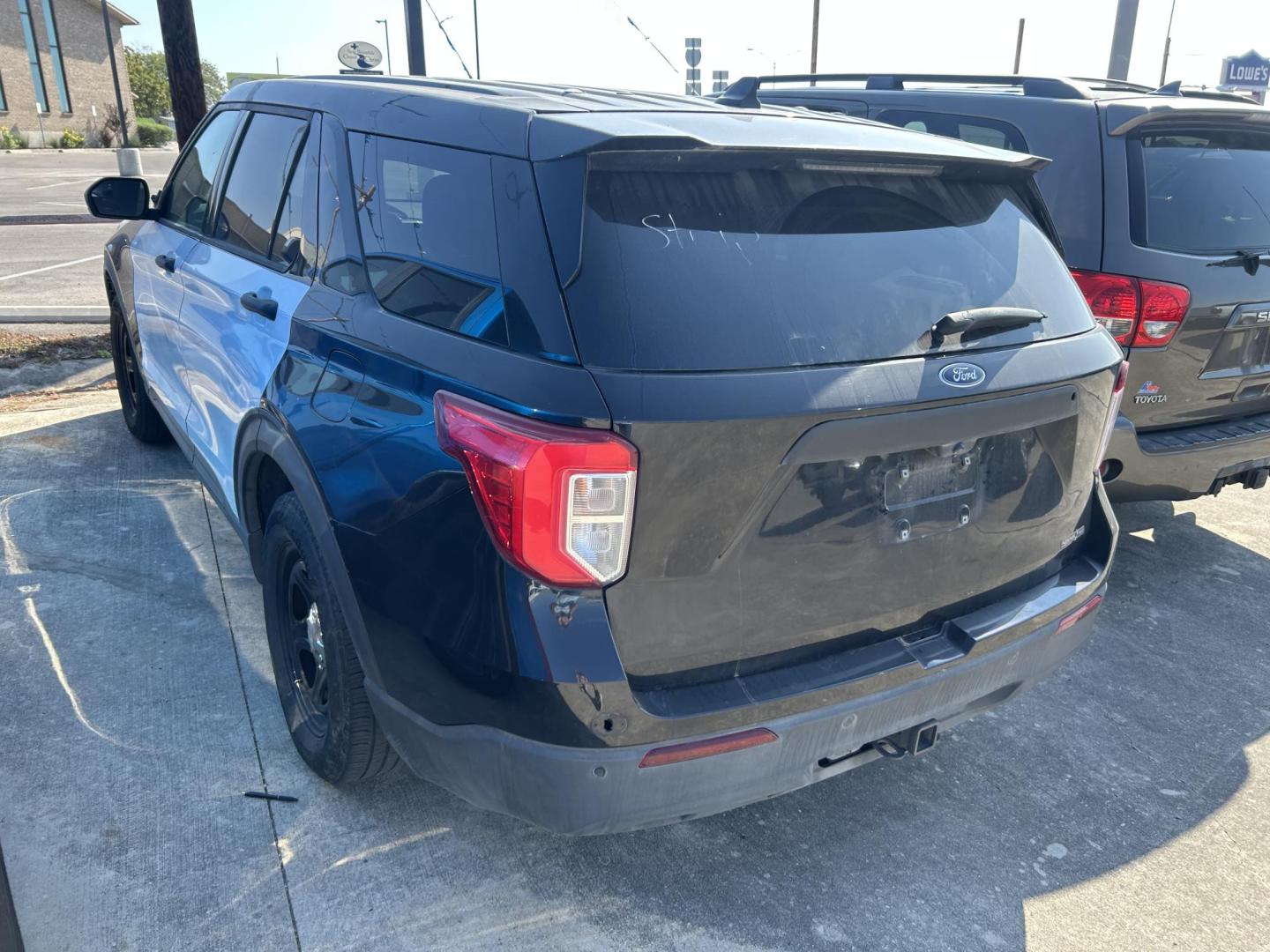 2021 Black Ford Explorer Police 4WD (1FM5K8AB6MG) with an 3.3L V6 DOHC 24V engine, 10A transmission, located at 1687 Business 35 S, New Braunfels, TX, 78130, (830) 625-7159, 29.655487, -98.051491 - Photo#1