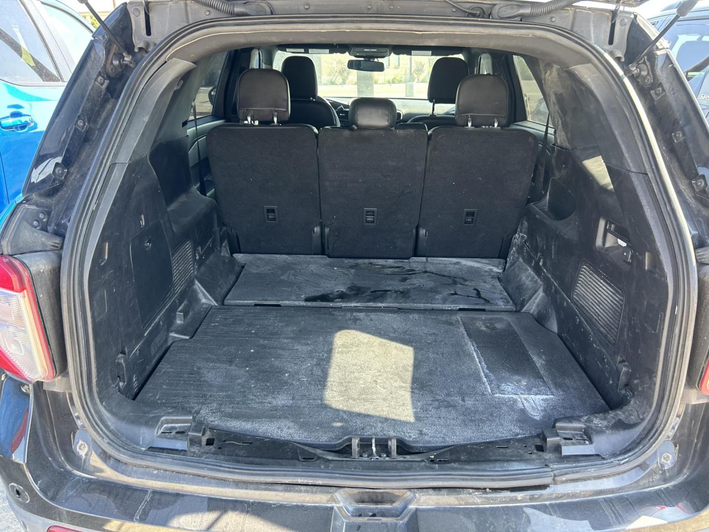 2021 Black Ford Explorer Police 4WD (1FM5K8AB6MG) with an 3.3L V6 DOHC 24V engine, 10A transmission, located at 1687 Business 35 S, New Braunfels, TX, 78130, (830) 625-7159, 29.655487, -98.051491 - Photo#2