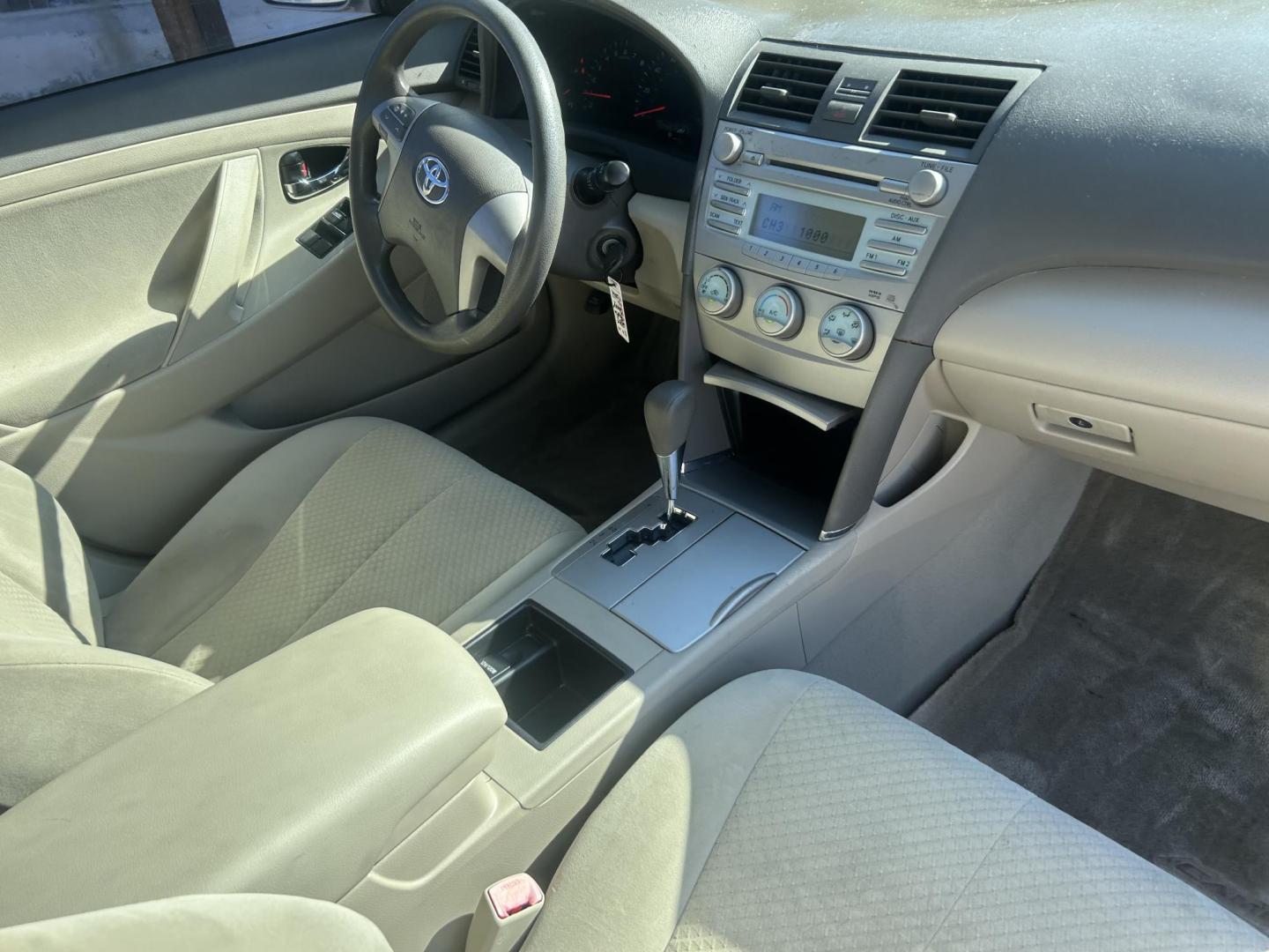 2007 Gold Toyota Camry CE 5-Spd AT (4T4BE46K07R) with an 2.4L L4 DOHC 16V engine, 5-Speed Automatic Overdrive transmission, located at 1687 Business 35 S, New Braunfels, TX, 78130, (830) 625-7159, 29.655487, -98.051491 - Photo#3