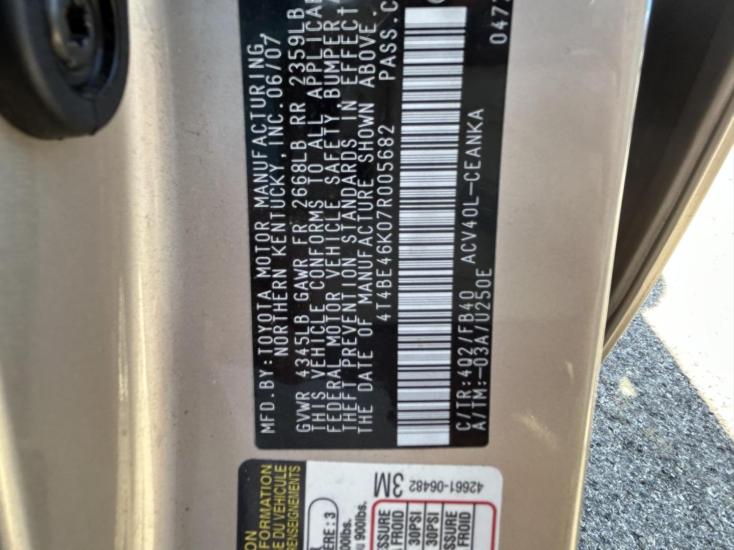 2007 Gold Toyota Camry CE 5-Spd AT (4T4BE46K07R) with an 2.4L L4 DOHC 16V engine, 5-Speed Automatic Overdrive transmission, located at 1687 Business 35 S, New Braunfels, TX, 78130, (830) 625-7159, 29.655487, -98.051491 - Photo#13