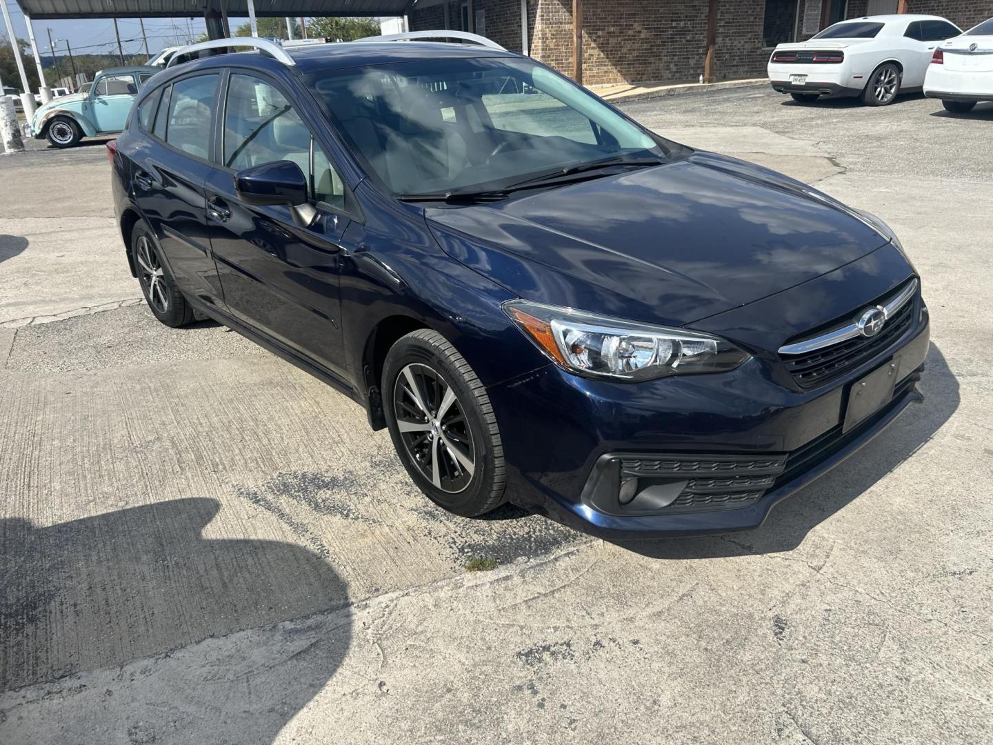 2021 Blue Subaru Impreza 2.0i Premium CVT 5-Door (4S3GTAD65M3) with an 2.0L H4 DOHC 16V engine, CVT transmission, located at 1687 Business 35 S, New Braunfels, TX, 78130, (830) 625-7159, 29.655487, -98.051491 - Photo#3