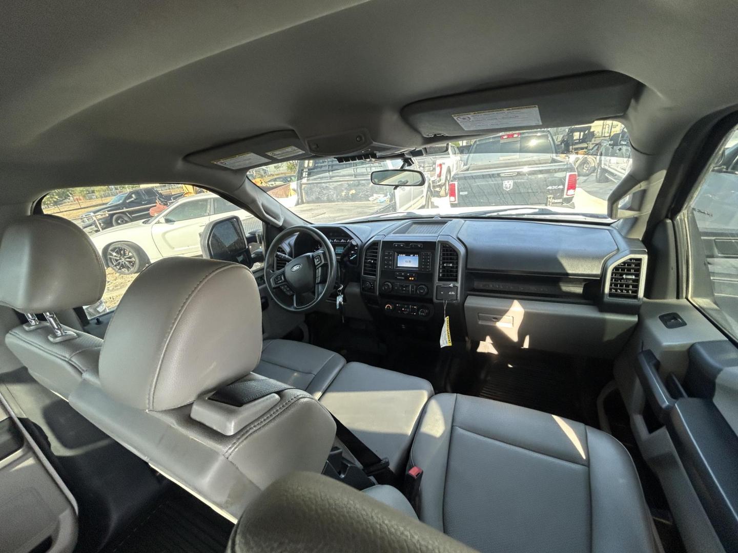 2022 White Ford F-250 SD XL Crew Cab 4WD (1FT7W2BT8NE) with an 6.7L V8 OHV 16V DIESEL engine, 6A transmission, located at 1687 Business 35 S, New Braunfels, TX, 78130, (830) 625-7159, 29.655487, -98.051491 - Photo#10