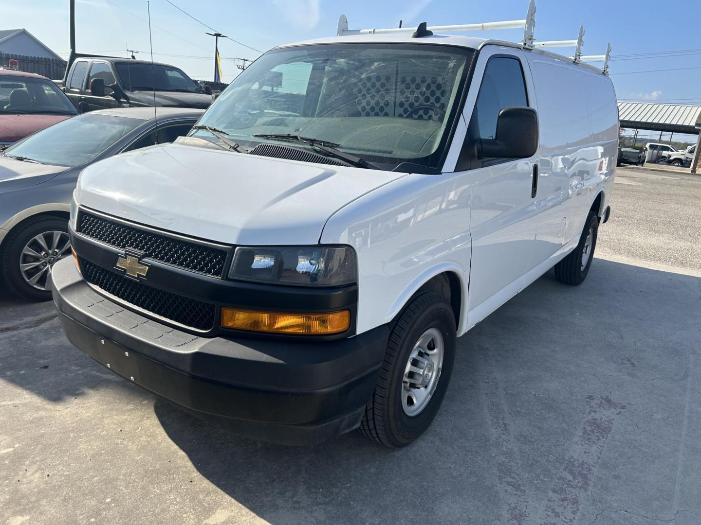 2021 White Chevrolet Express 2500 Cargo (1GCWGAFP2M1) with an 4.3L V6 engine, 6A transmission, located at 1687 Business 35 S, New Braunfels, TX, 78130, (830) 625-7159, 29.655487, -98.051491 - Photo#0