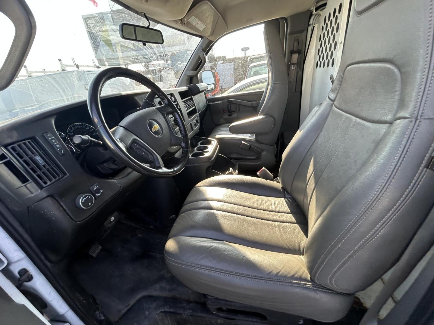 2021 White Chevrolet Express 2500 Cargo (1GCWGAFP2M1) with an 4.3L V6 engine, 6A transmission, located at 1687 Business 35 S, New Braunfels, TX, 78130, (830) 625-7159, 29.655487, -98.051491 - Photo#5