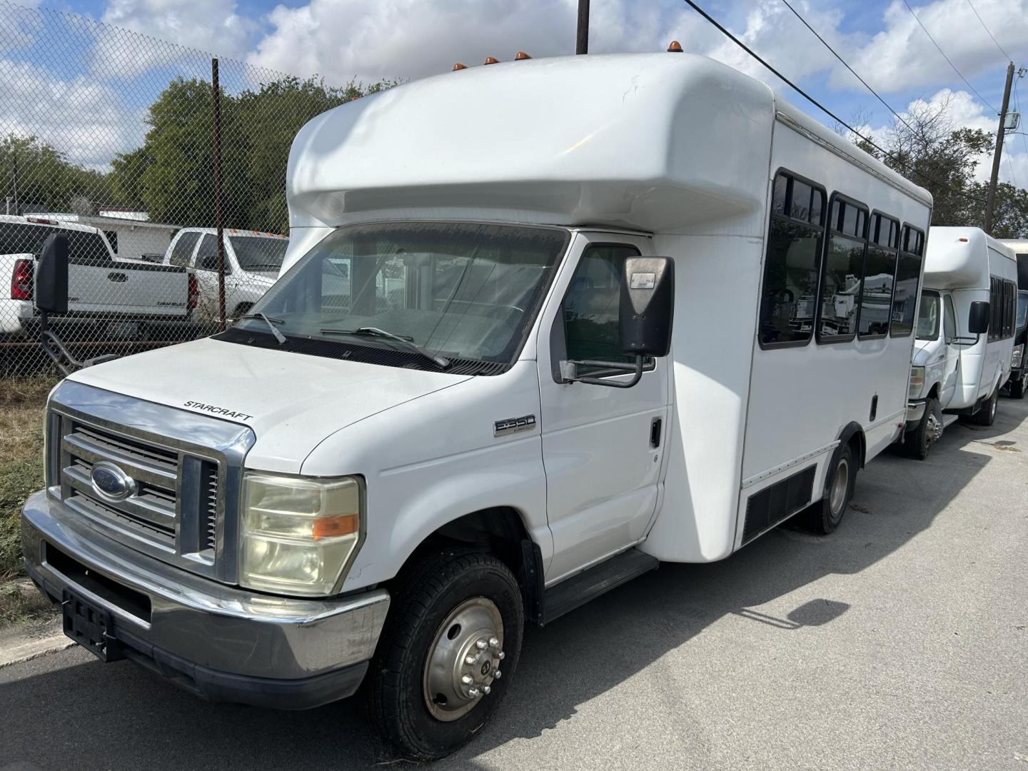 2010 White Ford Econoline E350 (1FDEE3FSXAD) with an 6.8L V10 SOHC 20V engine, Automatic transmission, located at 1687 Business 35 S, New Braunfels, TX, 78130, (830) 625-7159, 29.655487, -98.051491 - Photo#0