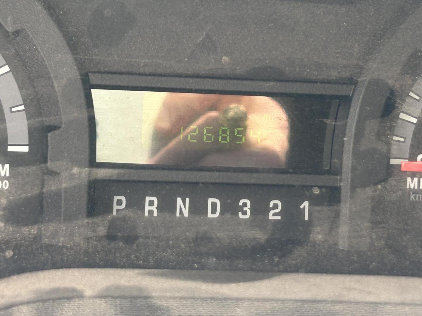 2010 White Ford Econoline E350 (1FDEE3FSXAD) with an 6.8L V10 SOHC 20V engine, Automatic transmission, located at 1687 Business 35 S, New Braunfels, TX, 78130, (830) 625-7159, 29.655487, -98.051491 - Photo#7