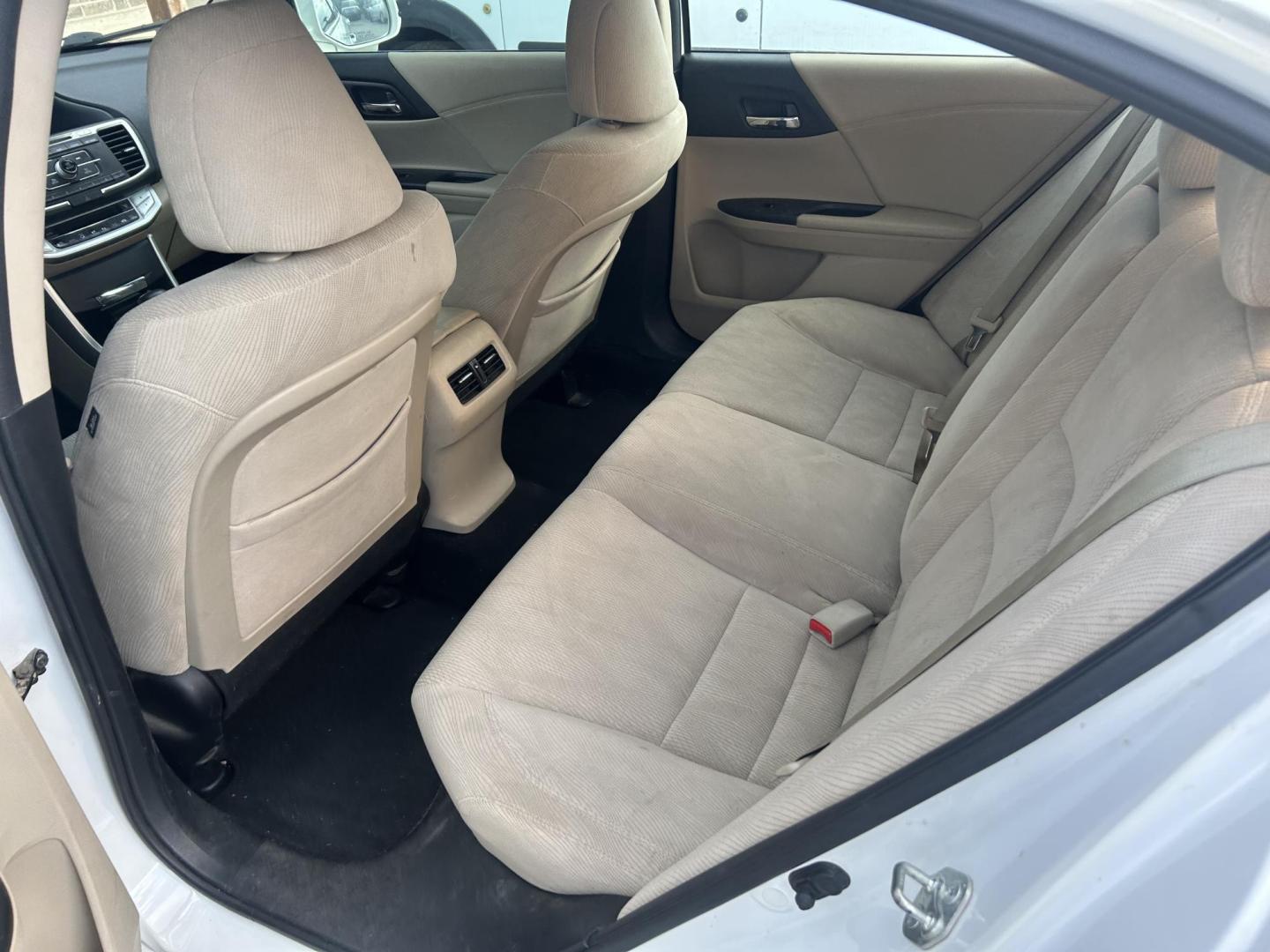 2014 White Honda Accord EX Sedan CVT (1HGCR2F70EA) with an 2.4L L4 DOHC 16V engine, Continuously Variable Transmission transmission, located at 1687 Business 35 S, New Braunfels, TX, 78130, (830) 625-7159, 29.655487, -98.051491 - Photo#7