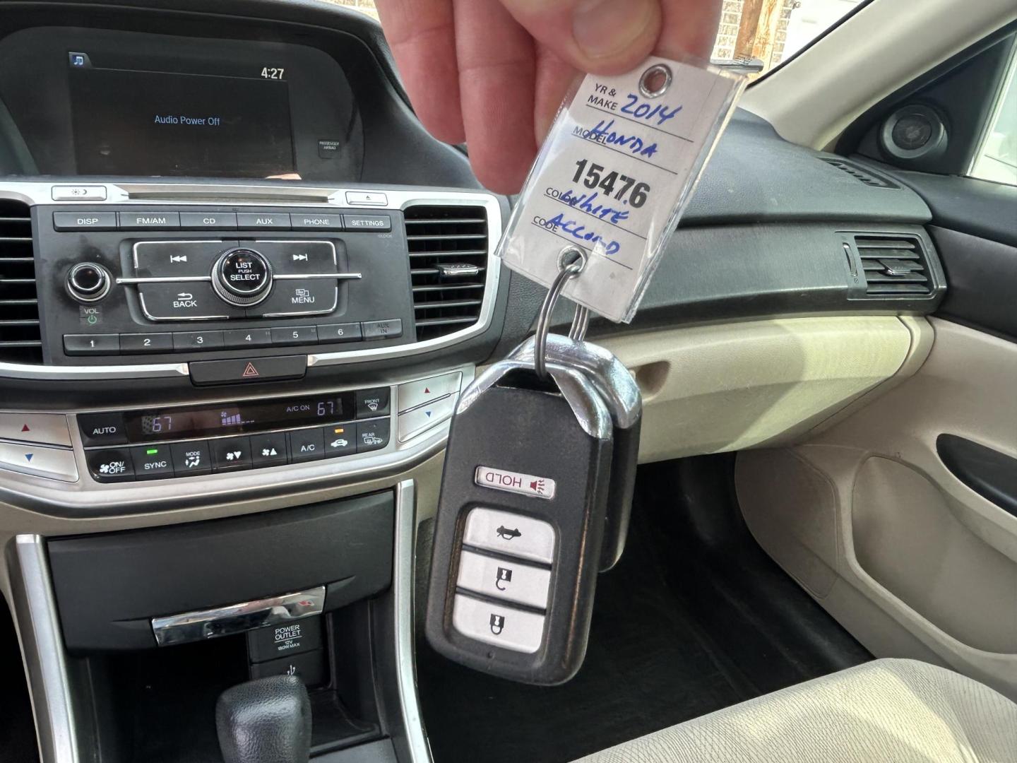 2014 White Honda Accord EX Sedan CVT (1HGCR2F70EA) with an 2.4L L4 DOHC 16V engine, Continuously Variable Transmission transmission, located at 1687 Business 35 S, New Braunfels, TX, 78130, (830) 625-7159, 29.655487, -98.051491 - Photo#10