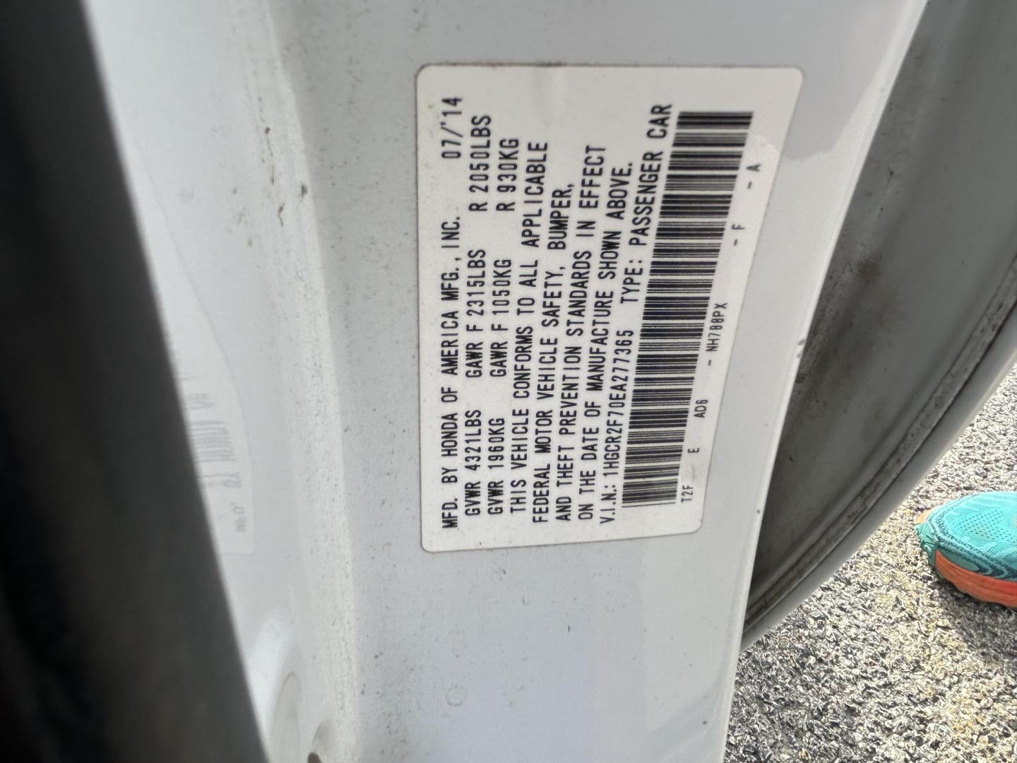 2014 White Honda Accord EX Sedan CVT (1HGCR2F70EA) with an 2.4L L4 DOHC 16V engine, Continuously Variable Transmission transmission, located at 1687 Business 35 S, New Braunfels, TX, 78130, (830) 625-7159, 29.655487, -98.051491 - Photo#12