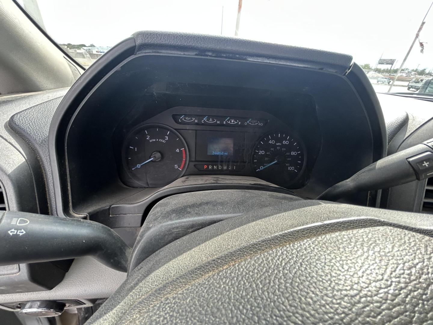 2017 White Ford F-350 SD XL SuperCab Long Bed DRW 2WD (1FD8X3GT3HE) with an 6.7L V8 OHV 16V DIESEL engine, 6A transmission, located at 1687 Business 35 S, New Braunfels, TX, 78130, (830) 625-7159, 29.655487, -98.051491 - Photo#11