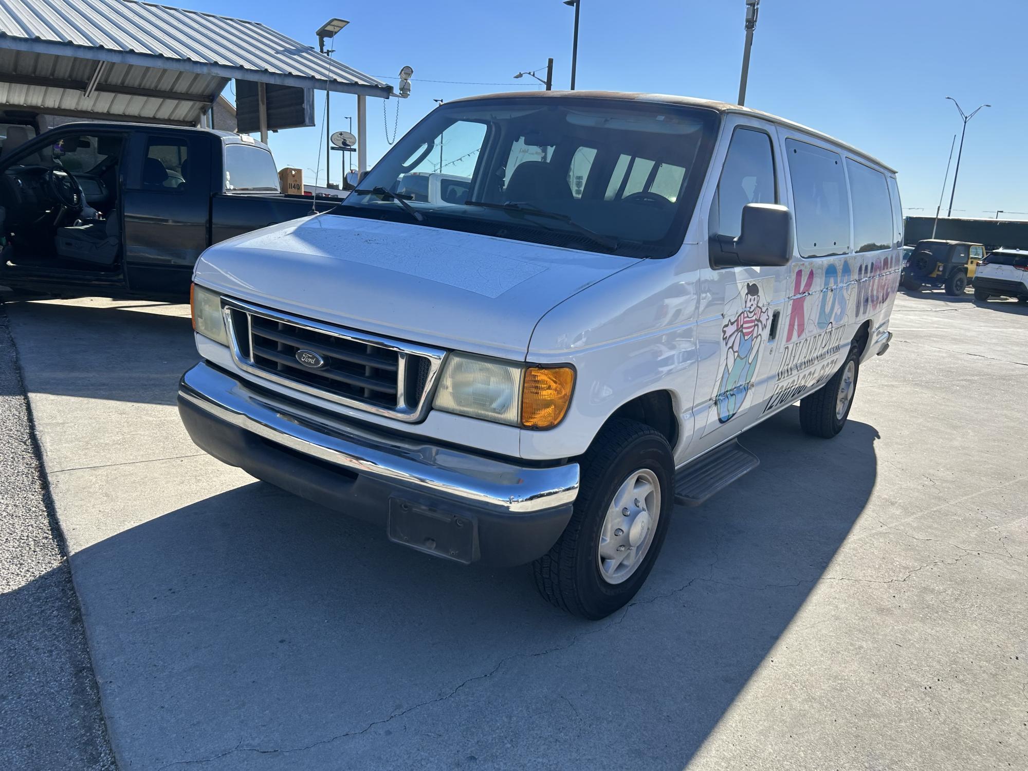 photo of 2003 Ford E-Series E-350 Extended