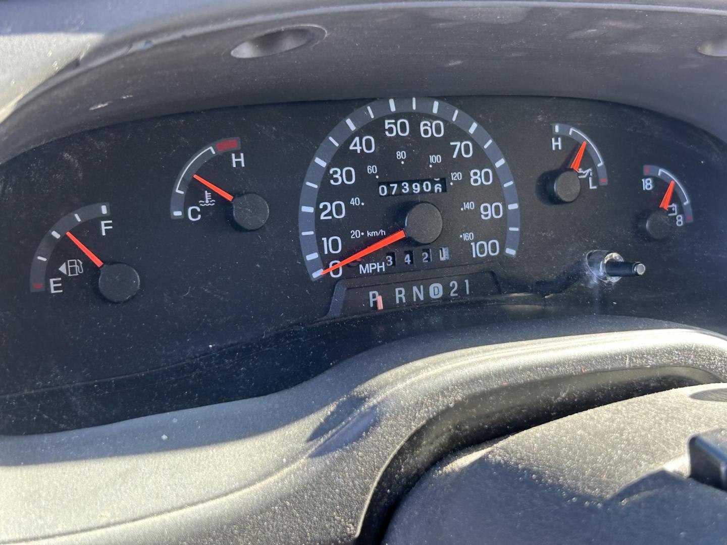 2003 White Ford E-Series E-350 Extended (1FBSS31L03H) with an 5.4L V8 SOHC 16V engine, 4-Speed Automatic Overdrive transmission, located at 1687 Business 35 S, New Braunfels, TX, 78130, (830) 625-7159, 29.655487, -98.051491 - Photo#11