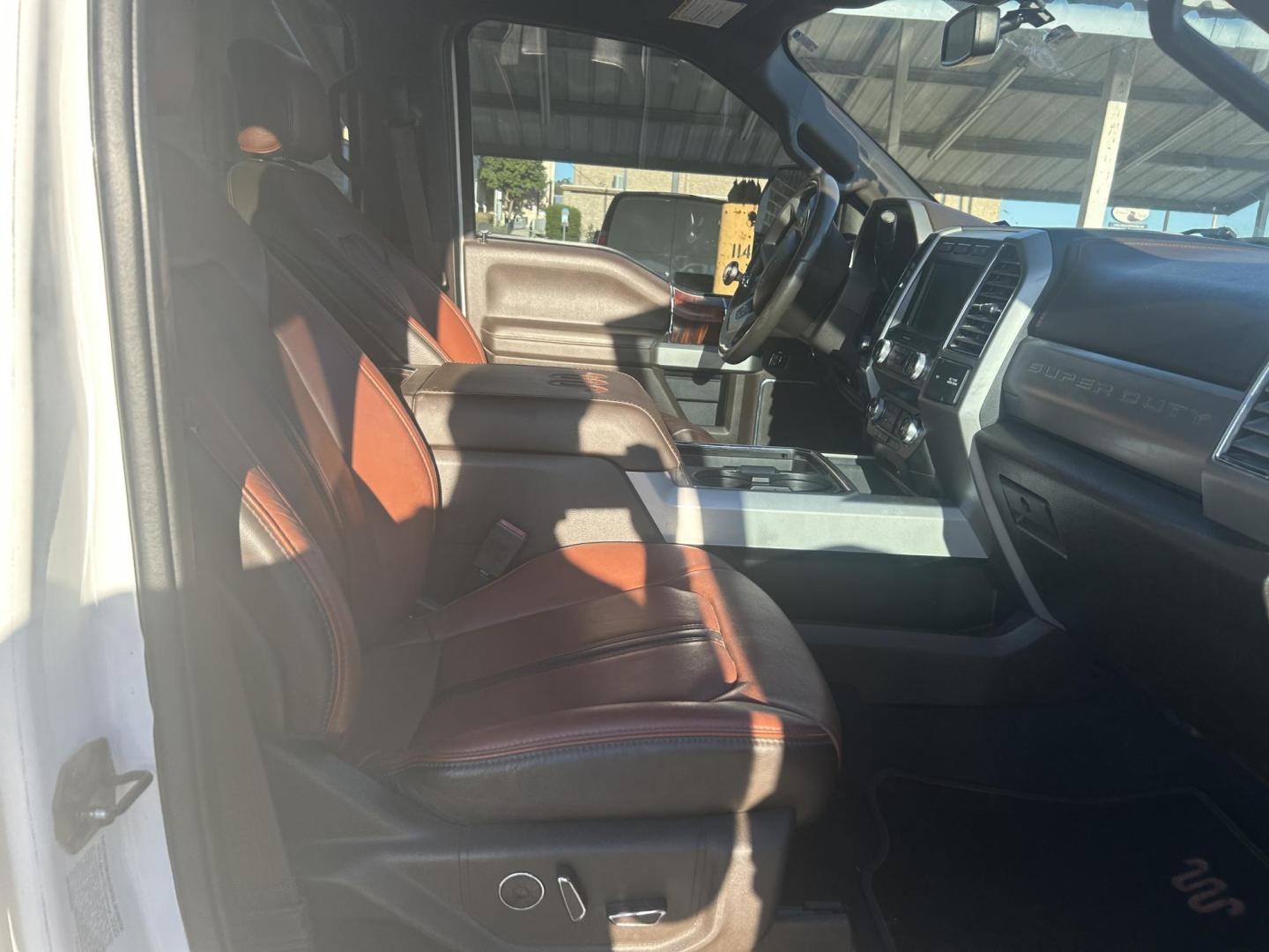 2020 White Ford F-350 SD King Ranch Crew Cab Long Bed 4WD (1FT8W3BTXLE) with an 6.7L V8 OHV 16V DIESEL engine, 6A transmission, located at 1687 Business 35 S, New Braunfels, TX, 78130, (830) 625-7159, 29.655487, -98.051491 - Photo#6