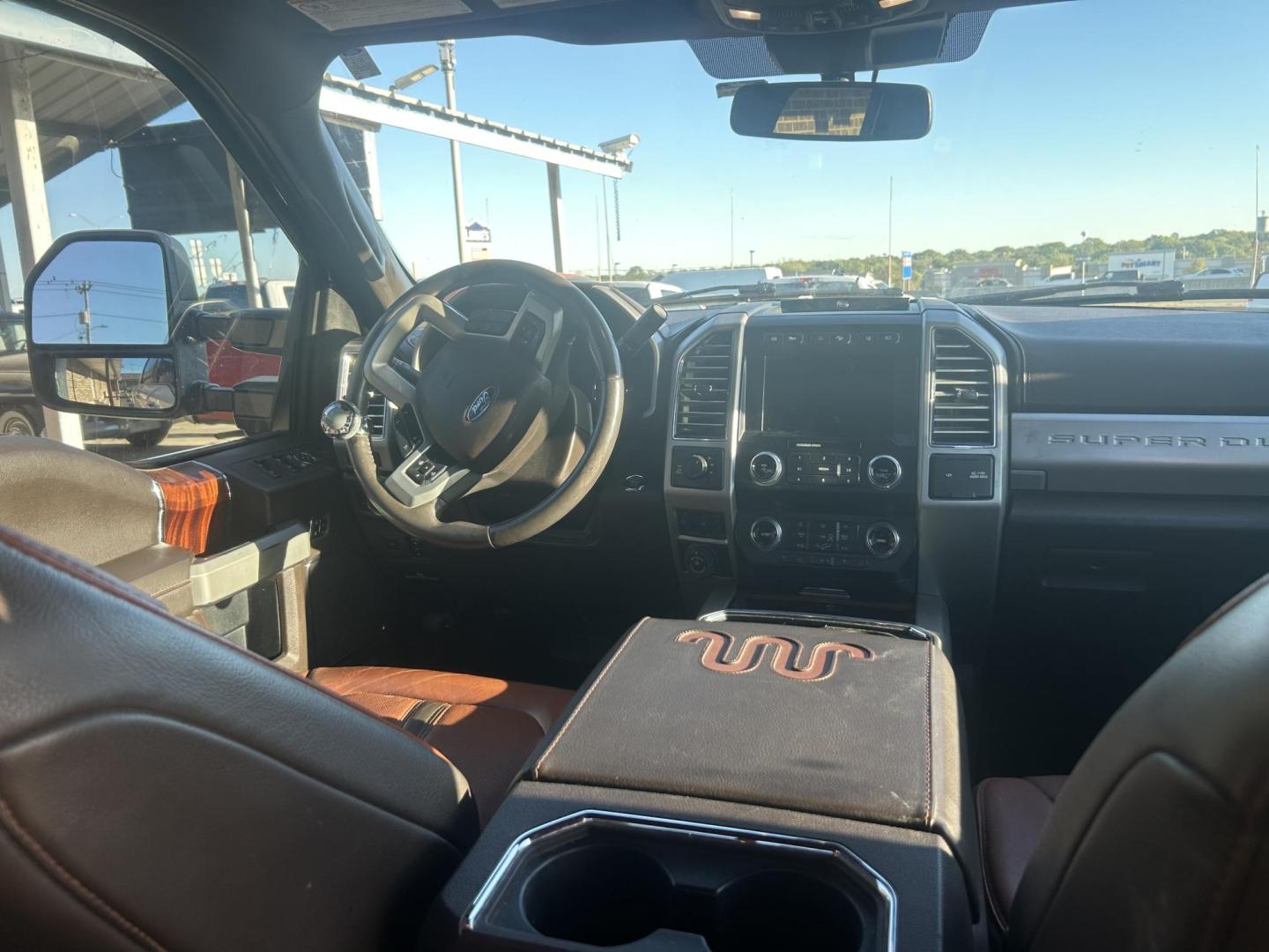 2020 White Ford F-350 SD King Ranch Crew Cab Long Bed 4WD (1FT8W3BTXLE) with an 6.7L V8 OHV 16V DIESEL engine, 6A transmission, located at 1687 Business 35 S, New Braunfels, TX, 78130, (830) 625-7159, 29.655487, -98.051491 - Photo#10