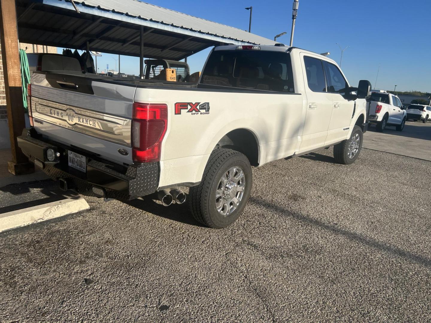 2020 White Ford F-350 SD King Ranch Crew Cab Long Bed 4WD (1FT8W3BTXLE) with an 6.7L V8 OHV 16V DIESEL engine, 6A transmission, located at 1687 Business 35 S, New Braunfels, TX, 78130, (830) 625-7159, 29.655487, -98.051491 - Photo#2