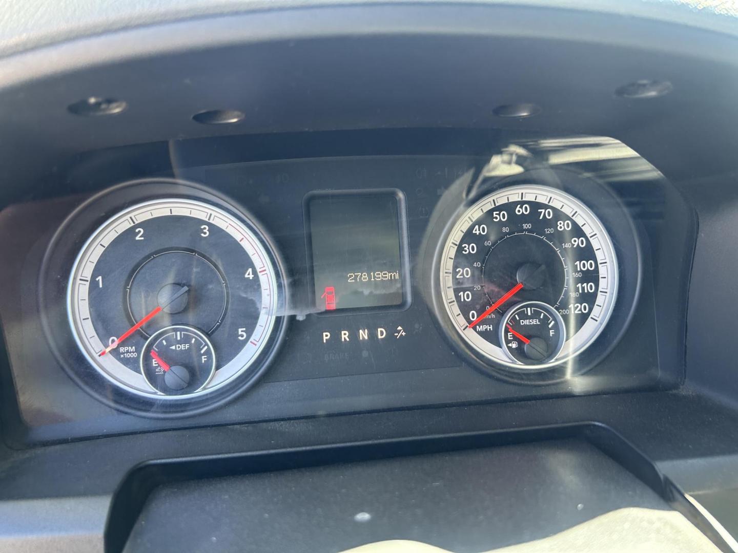 2013 White RAM 2500 Tradesman Crew Cab SWB 4WD (3C6UR5CL5DG) with an 6.7L L6 OHV 24V TURBO DIESEL engine, 6-Speed Automatic transmission, located at 1687 Business 35 S, New Braunfels, TX, 78130, (830) 625-7159, 29.655487, -98.051491 - Photo#11