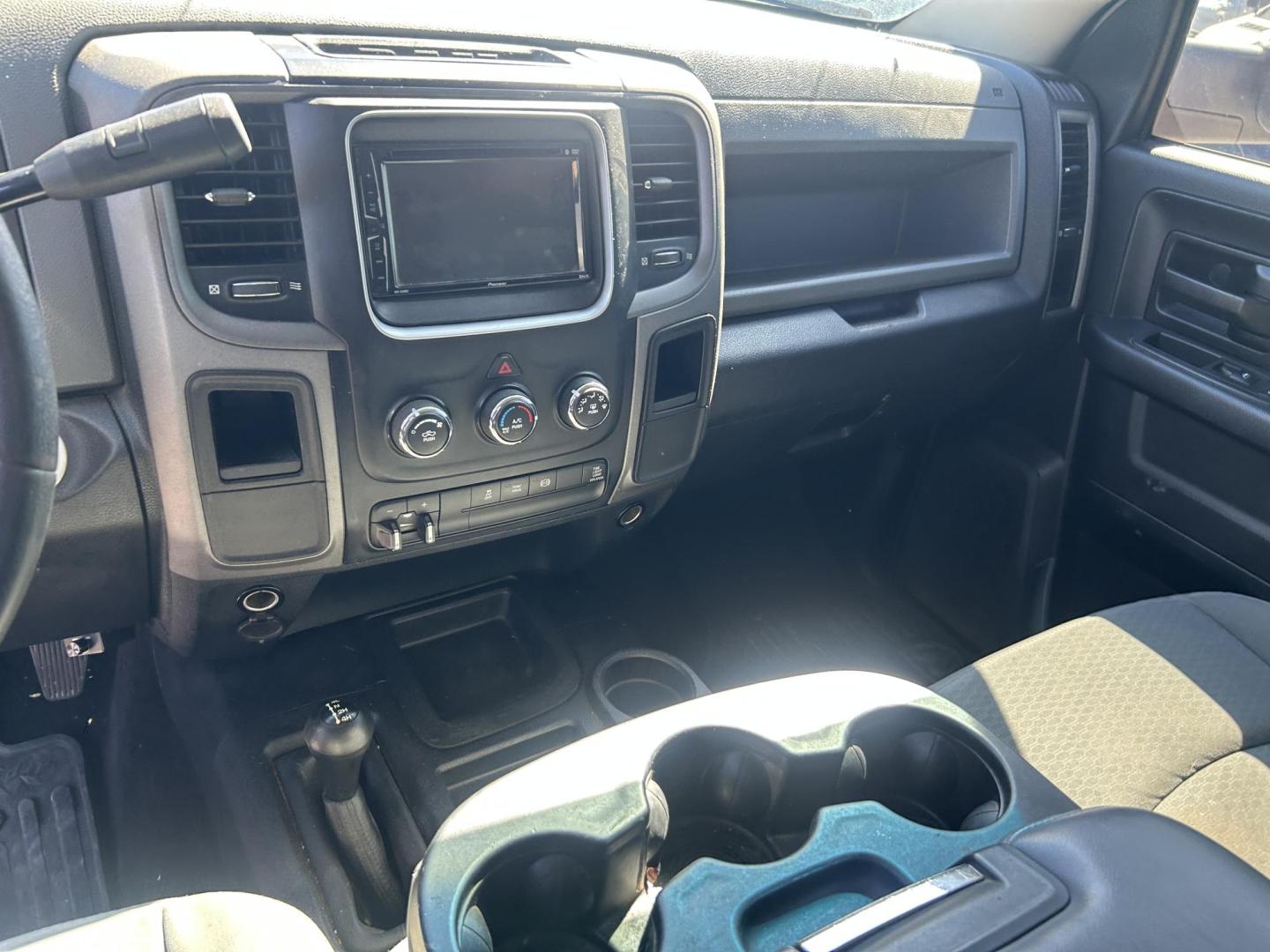 2013 White RAM 2500 Tradesman Crew Cab SWB 4WD (3C6UR5CL5DG) with an 6.7L L6 OHV 24V TURBO DIESEL engine, 6-Speed Automatic transmission, located at 1687 Business 35 S, New Braunfels, TX, 78130, (830) 625-7159, 29.655487, -98.051491 - Photo#12