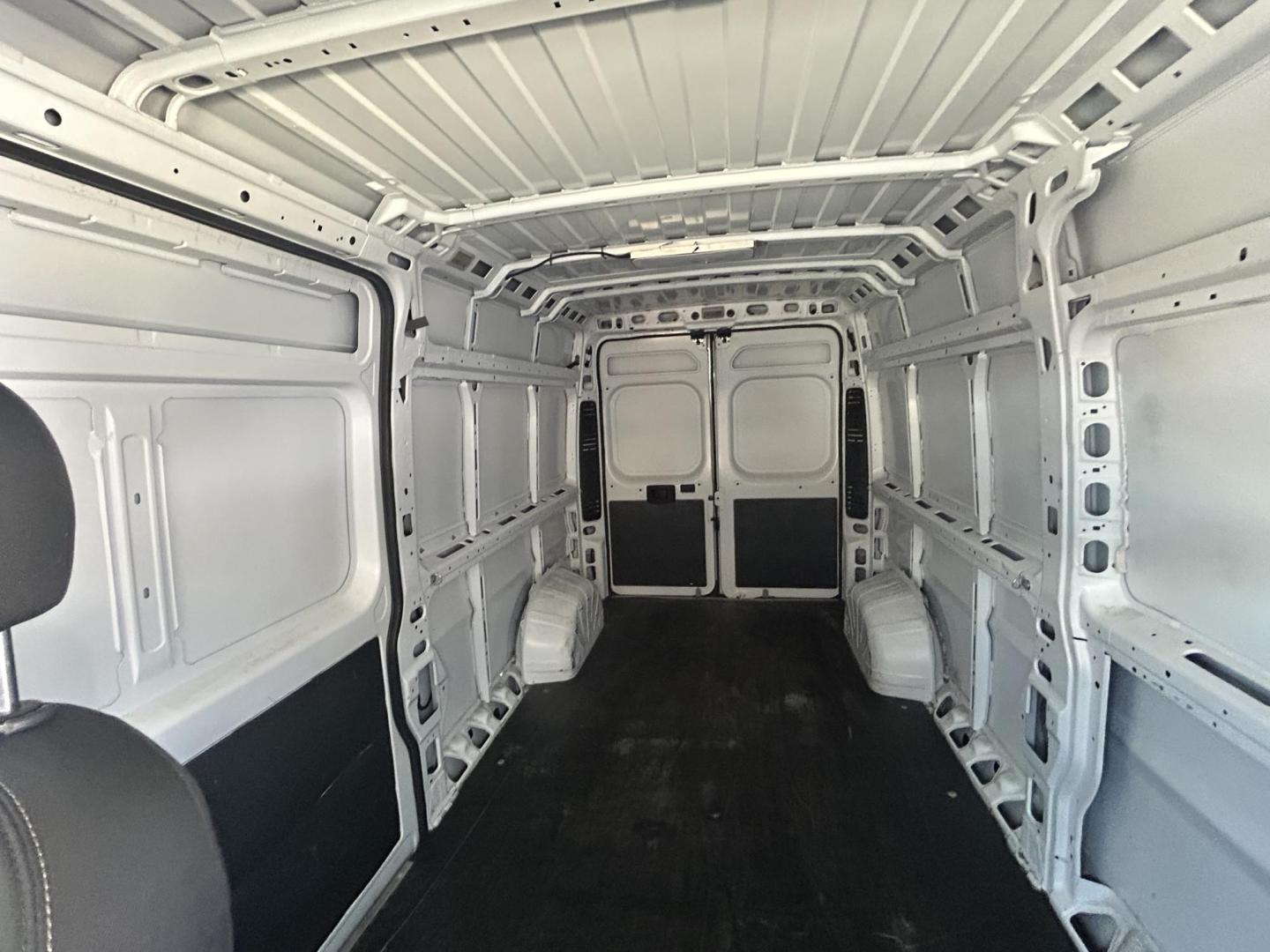 2023 White RAM Promaster 2500 High Roof 159-in. WB (3C6LRVDGXPE) with an 3.6L V6 engine, 6A transmission, located at 1687 Business 35 S, New Braunfels, TX, 78130, (830) 625-7159, 29.655487, -98.051491 - Photo#3
